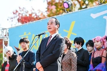 「商店街は舞台。このようなクオリティの高いイベントが開催され、新たな大きな希望が生まれた。商店街も一緒になってこの機運を盛り上げていきたい」と話す高知県商店街振興組合連合会の広末幸彦理事長