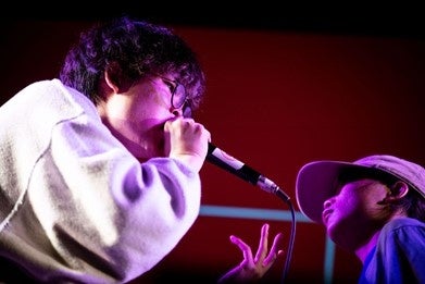 ​白熱のビートボックスバトルでは油揚げ（左）が優勝を果たしました