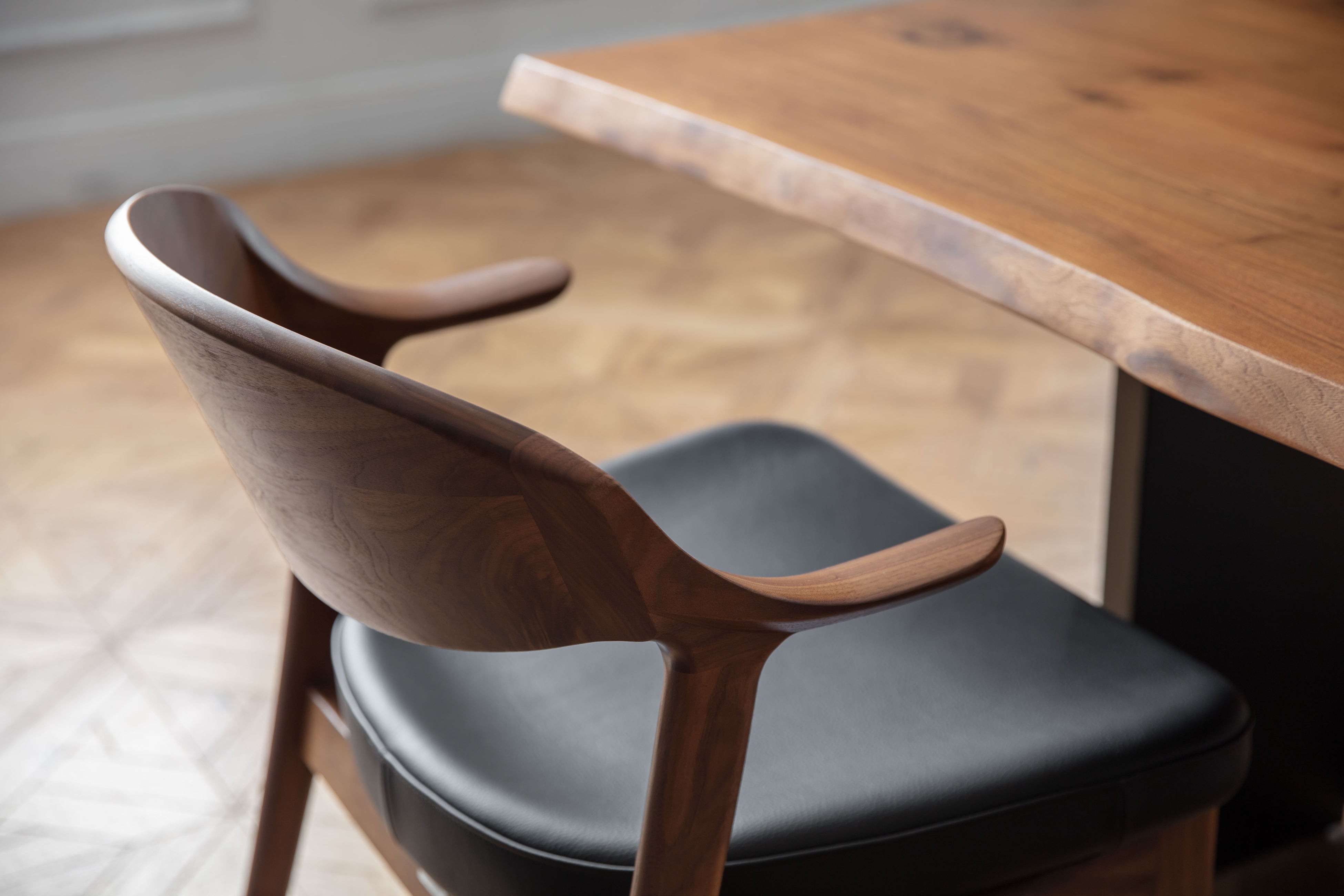 ナガノインテリア NAGANO 天然木回転 椅子 家具+本革③ ナガノインテリア NAGANO 天然木回転 椅子 家具+本革③ 最新版】ナガノ