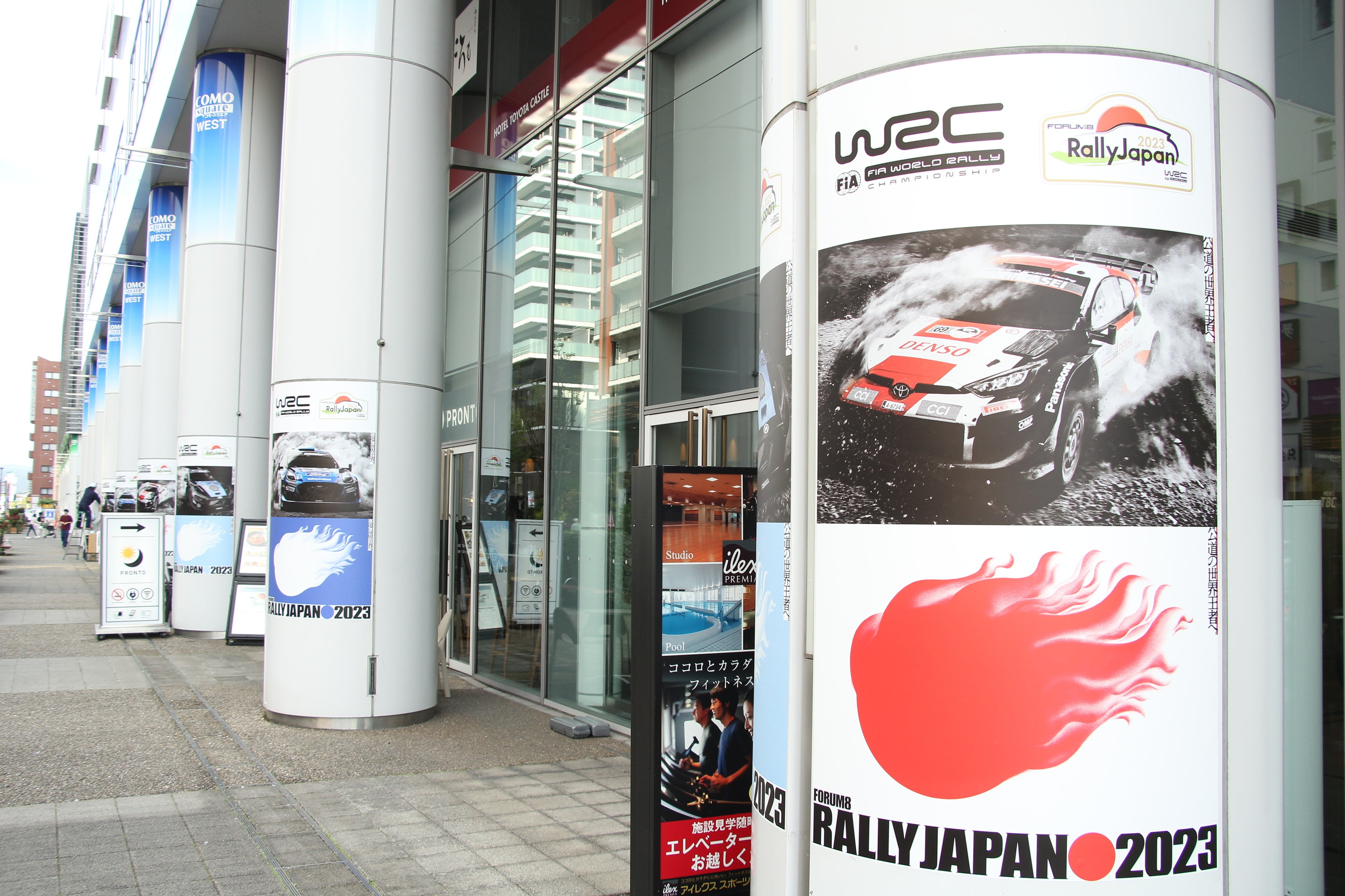 支柱装飾の様子