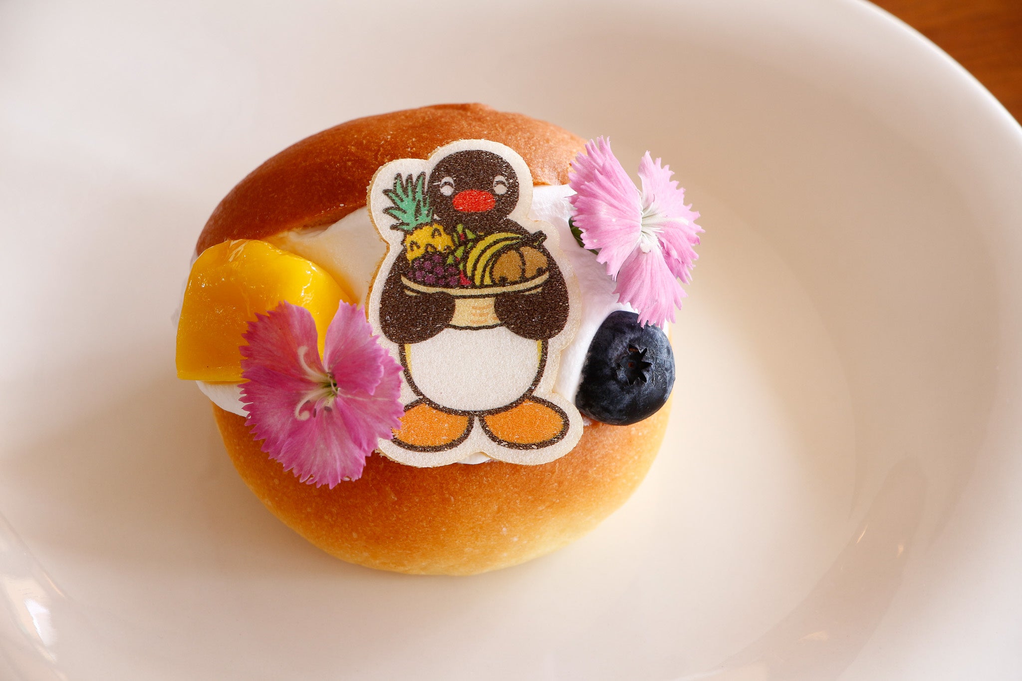 PINGU～トロピカルマリトッツォ～(マンゴー＆ブルーベリー)550円