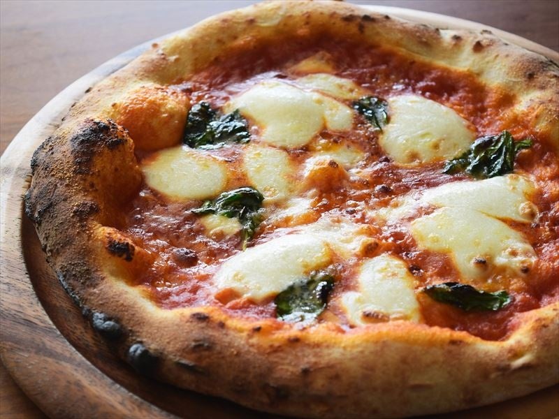 もちもちナポリ風ピッツァ マルゲリータ1,300円
