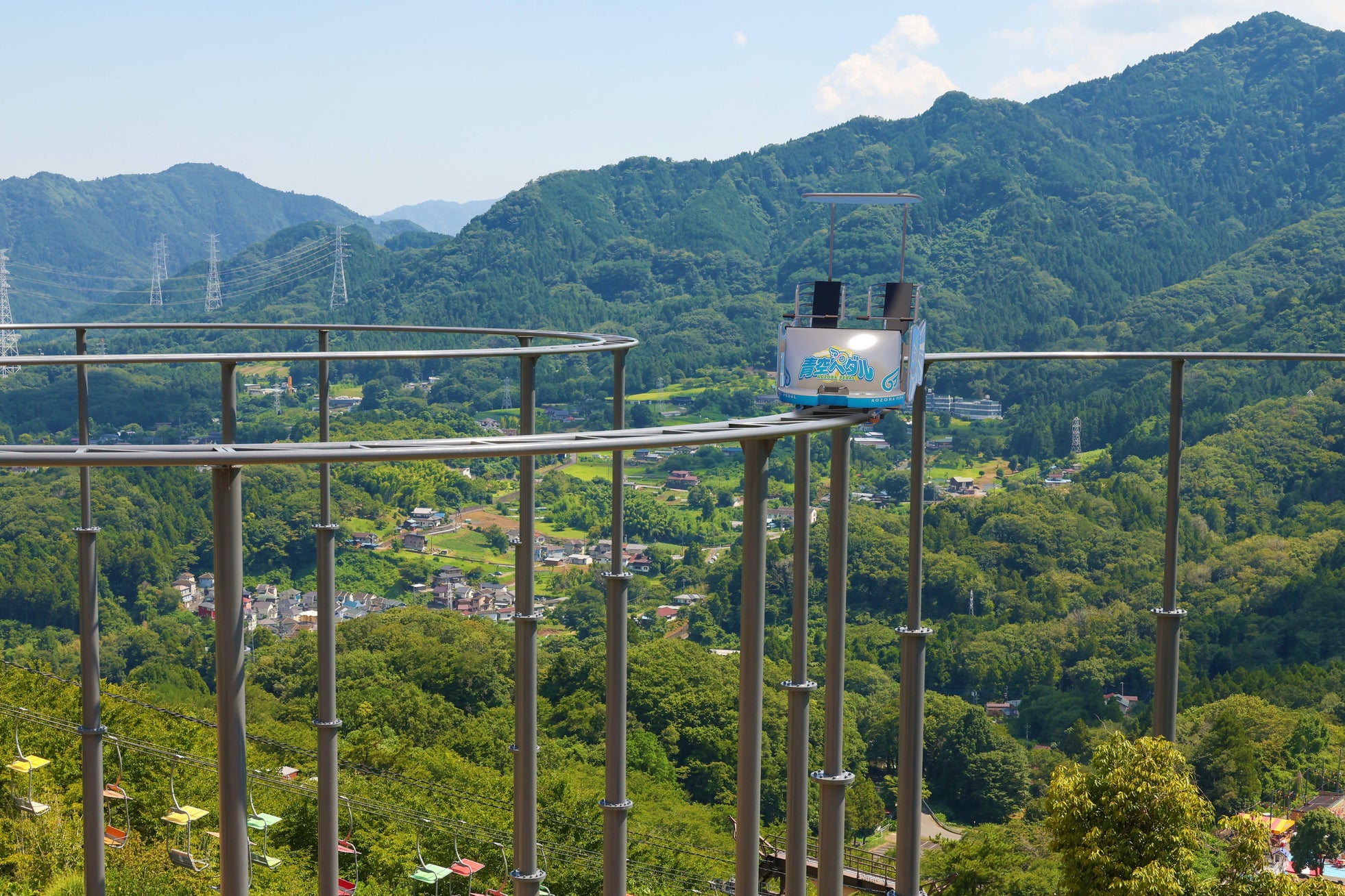 【神奈川県・さがみ湖MORI MORI】標高370mの天空サイクルで「ここだけの絶景体験」 絶景×爽快アトラクション「青空ペダル」 9/13(土)オープン