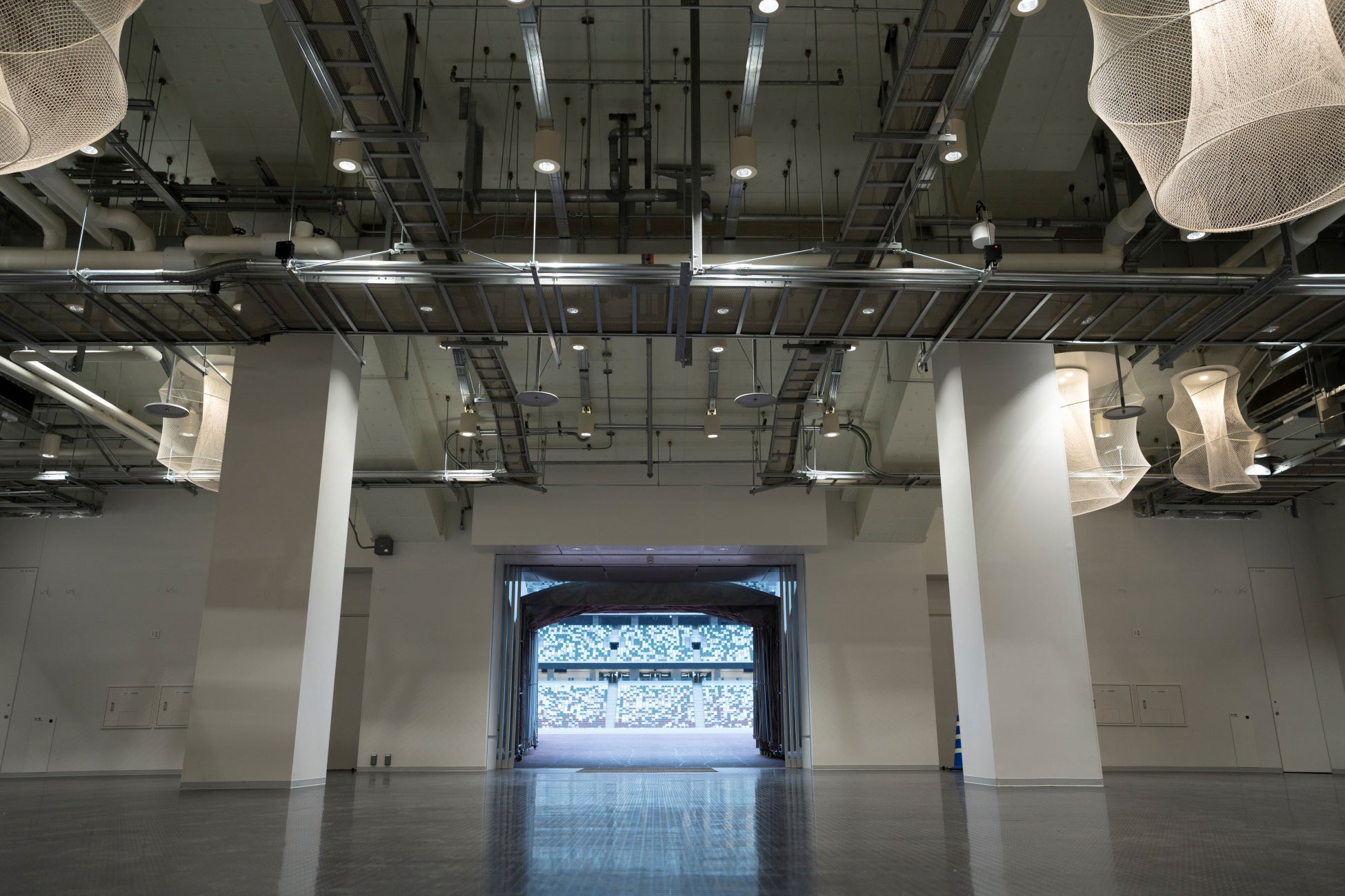 国立競技場スタジアムツアー特別企画:憧れの芝生開放DAY!6.23限定イベント 国立競技場スタジアムツアー特別企画:憧れの芝生開放DAY!6.23限定イベント