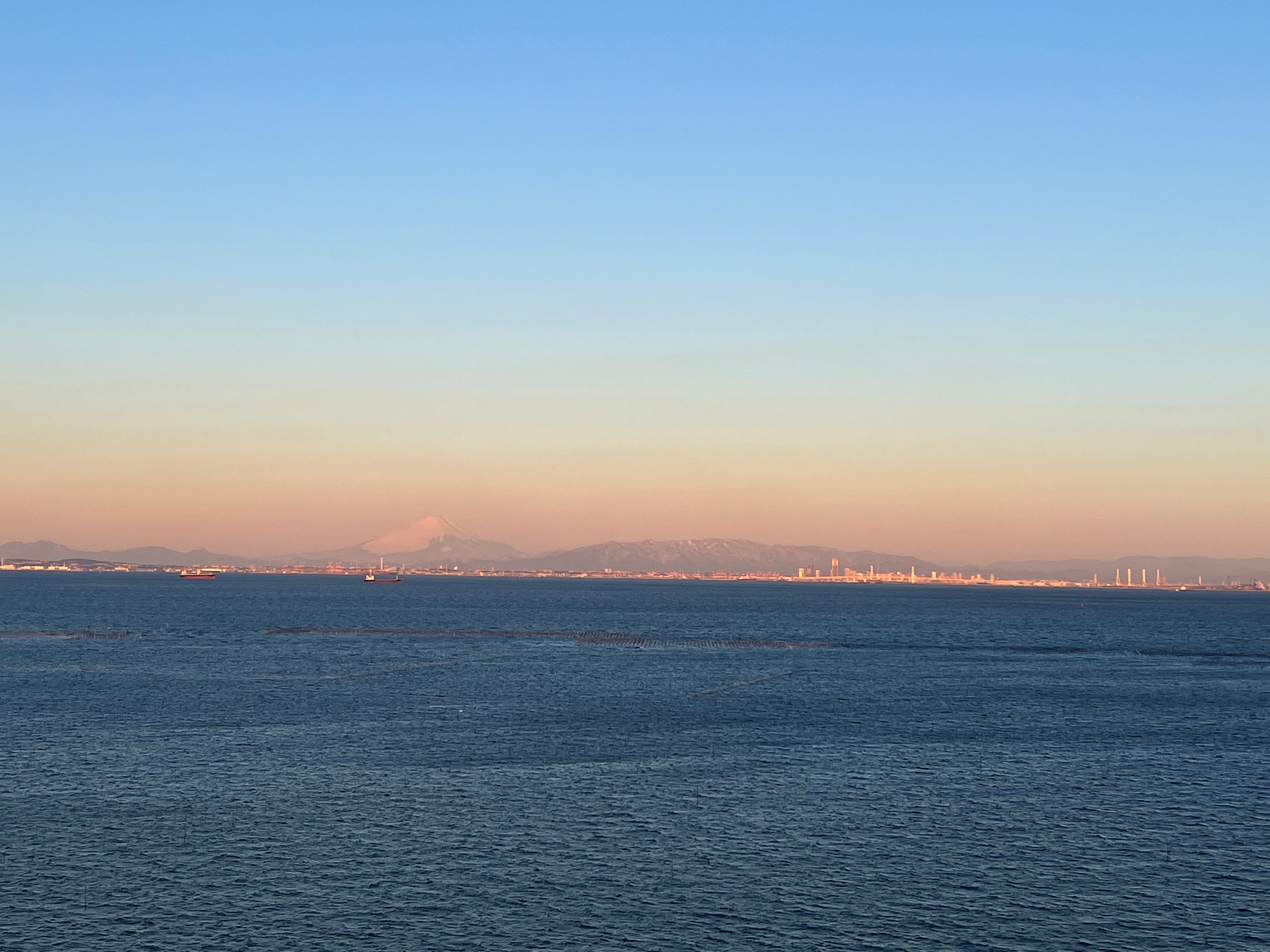 龍宮城スパ・ホテル三日月からの朝焼け