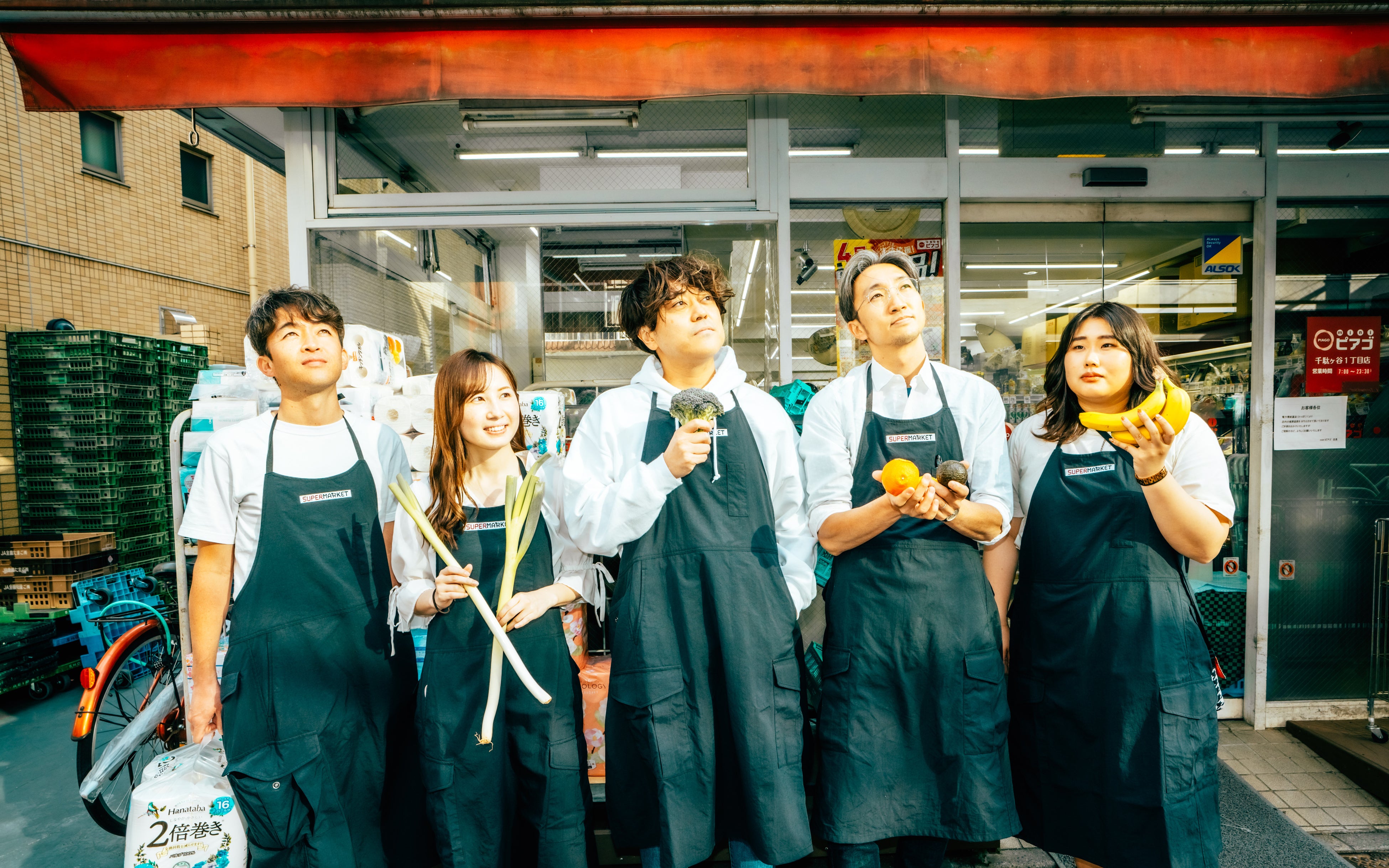 写真左から、取締役Producer：兼平真樹、Store Manager：石上真衣、代表取締役Producer：堀康之、取締役Producer：加藤卓郎、Production Manager：斎藤知世