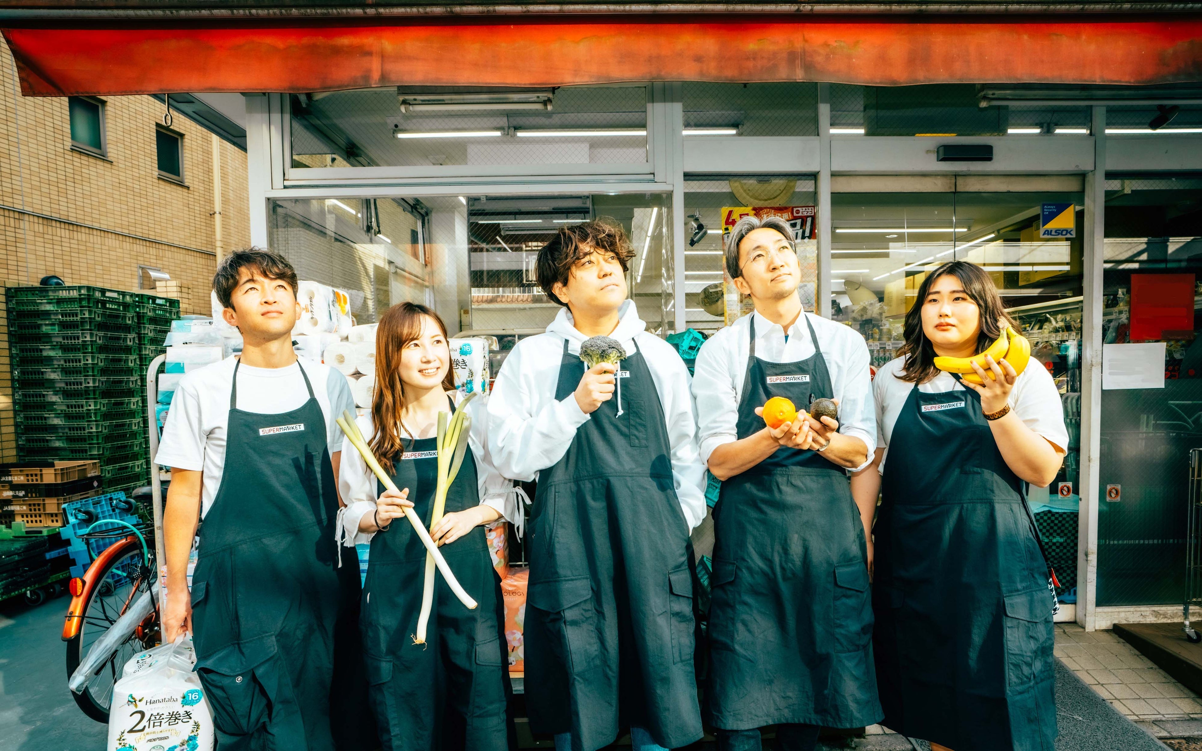 写真左から、取締役Producer：兼平真樹、Store Manager：石上真衣、代表取締役Producer：堀康之、取締役Producer：加藤卓郎、Production Manager：斎藤知世