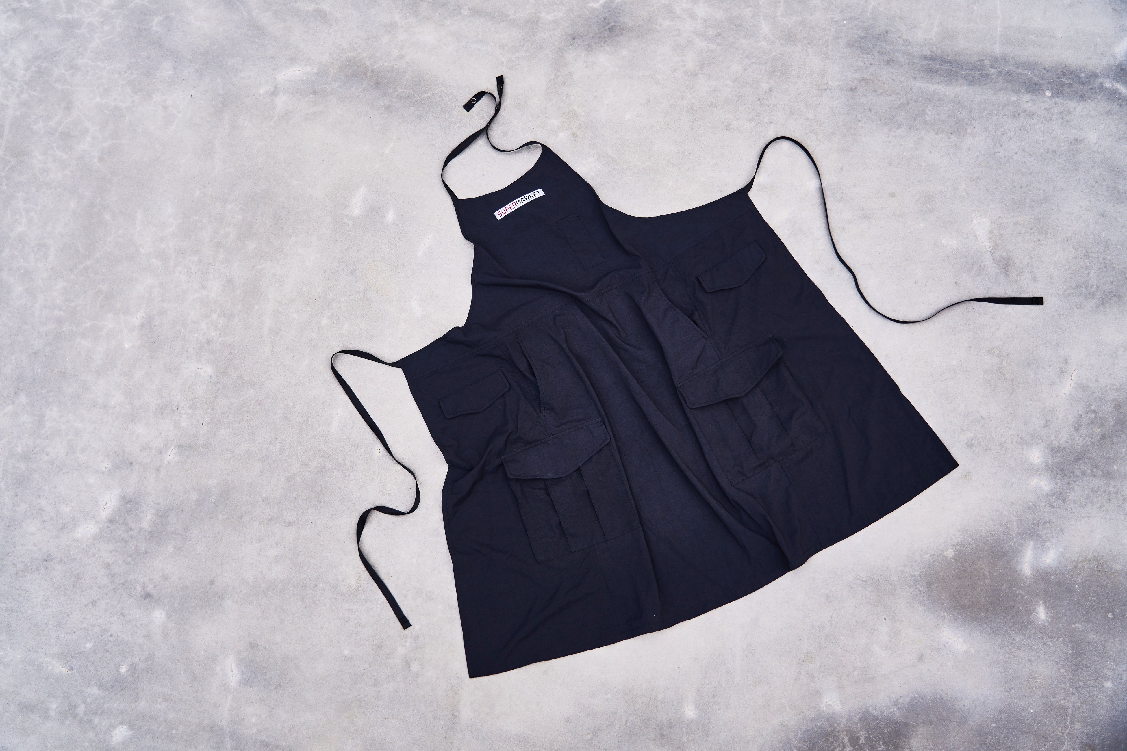 UNIvesalFORM デザインのエプロン