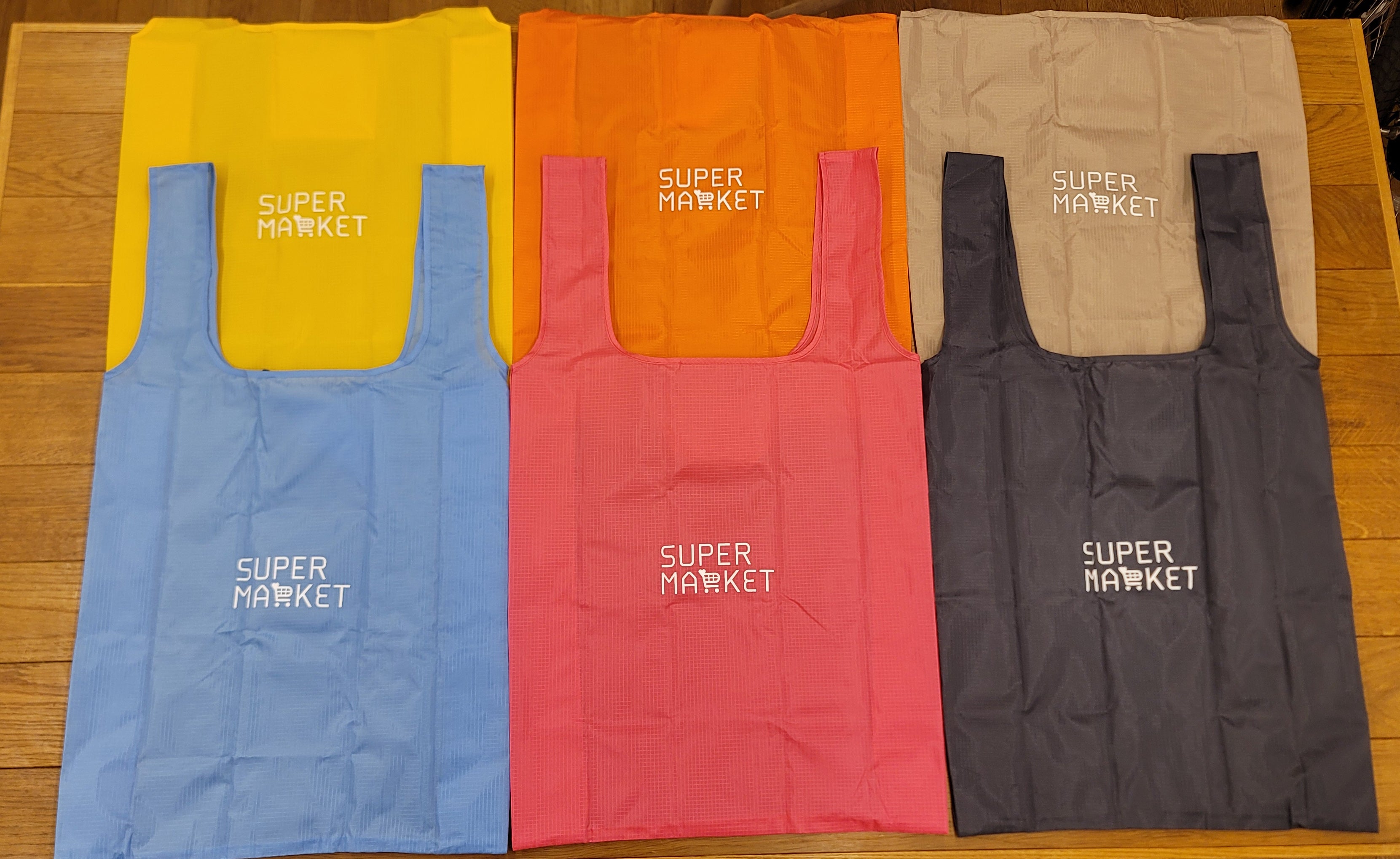 UNIvesalFORMデザインのオリジナルエコバッグ