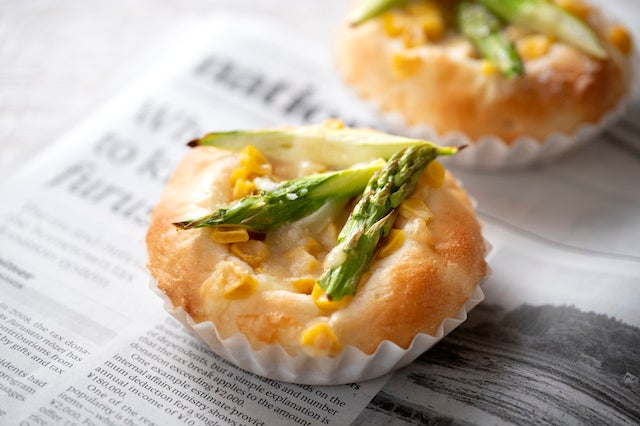 コーンとアスパラパン