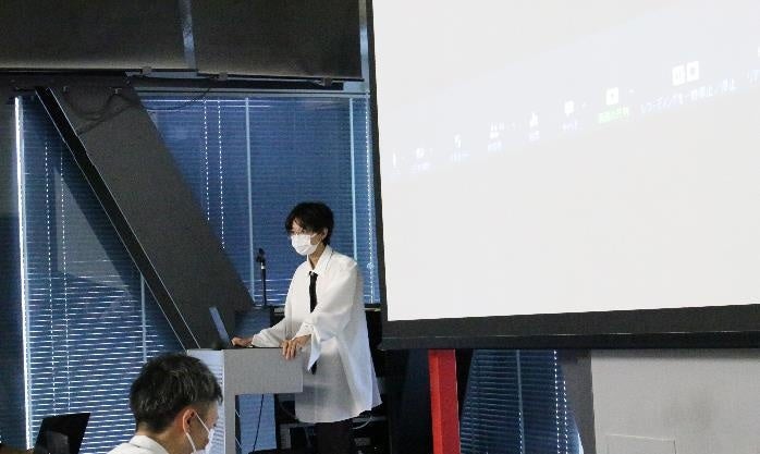 サービス企画発表会の様子