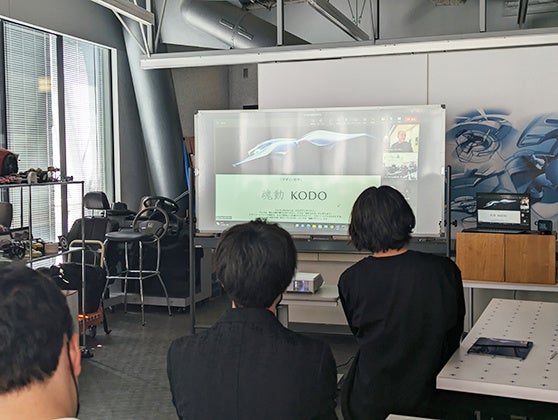 オリエンテーションではマツダ車のデザインを造形する上で重視するポイントを教えていただきました