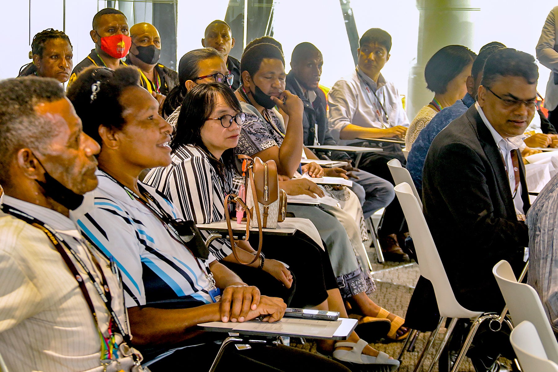 東京通信大学の概要について説明を受ける広域通信教育機関（FODE）の教職員