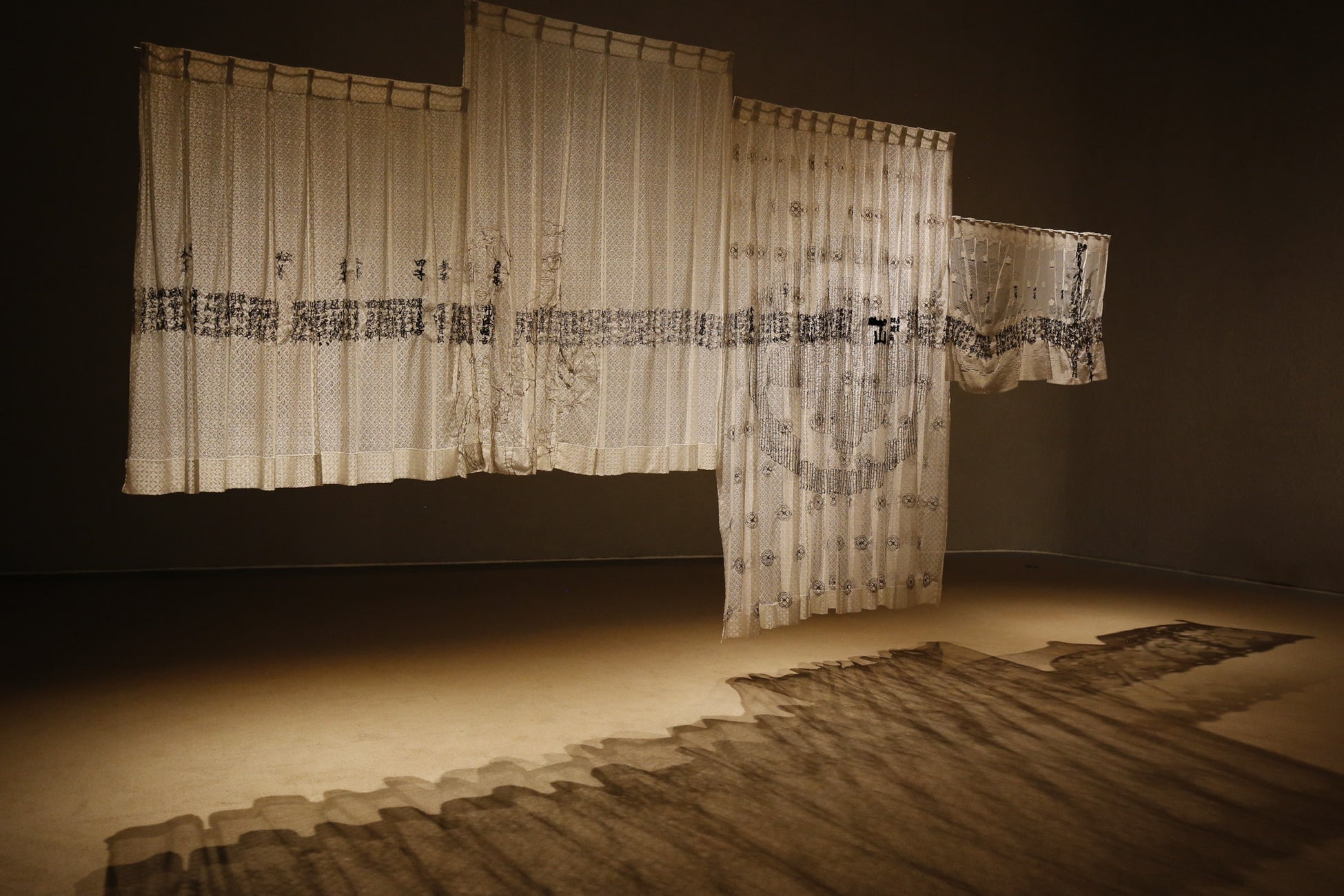 黒山真央「囚」