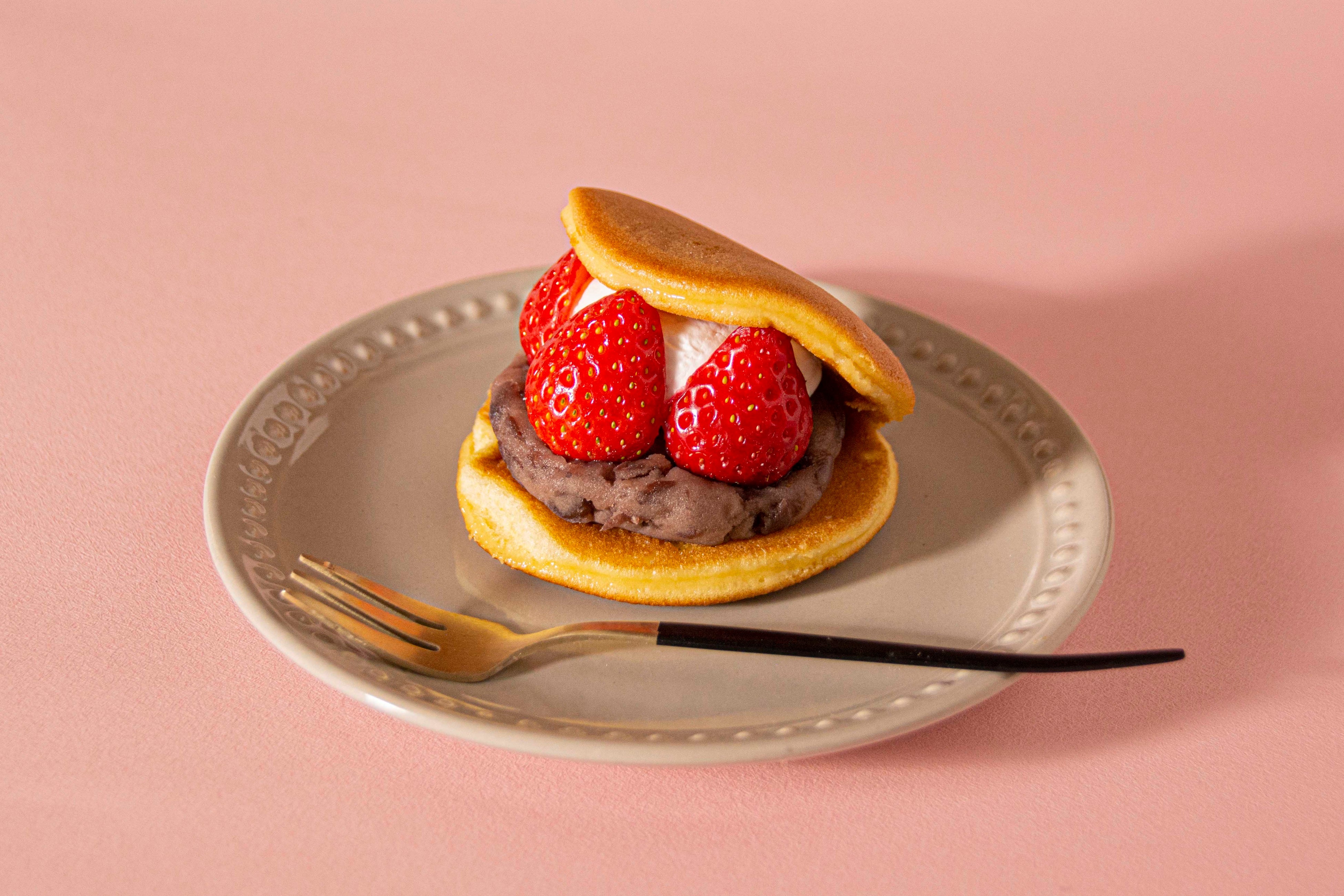 苺パフェどら焼き