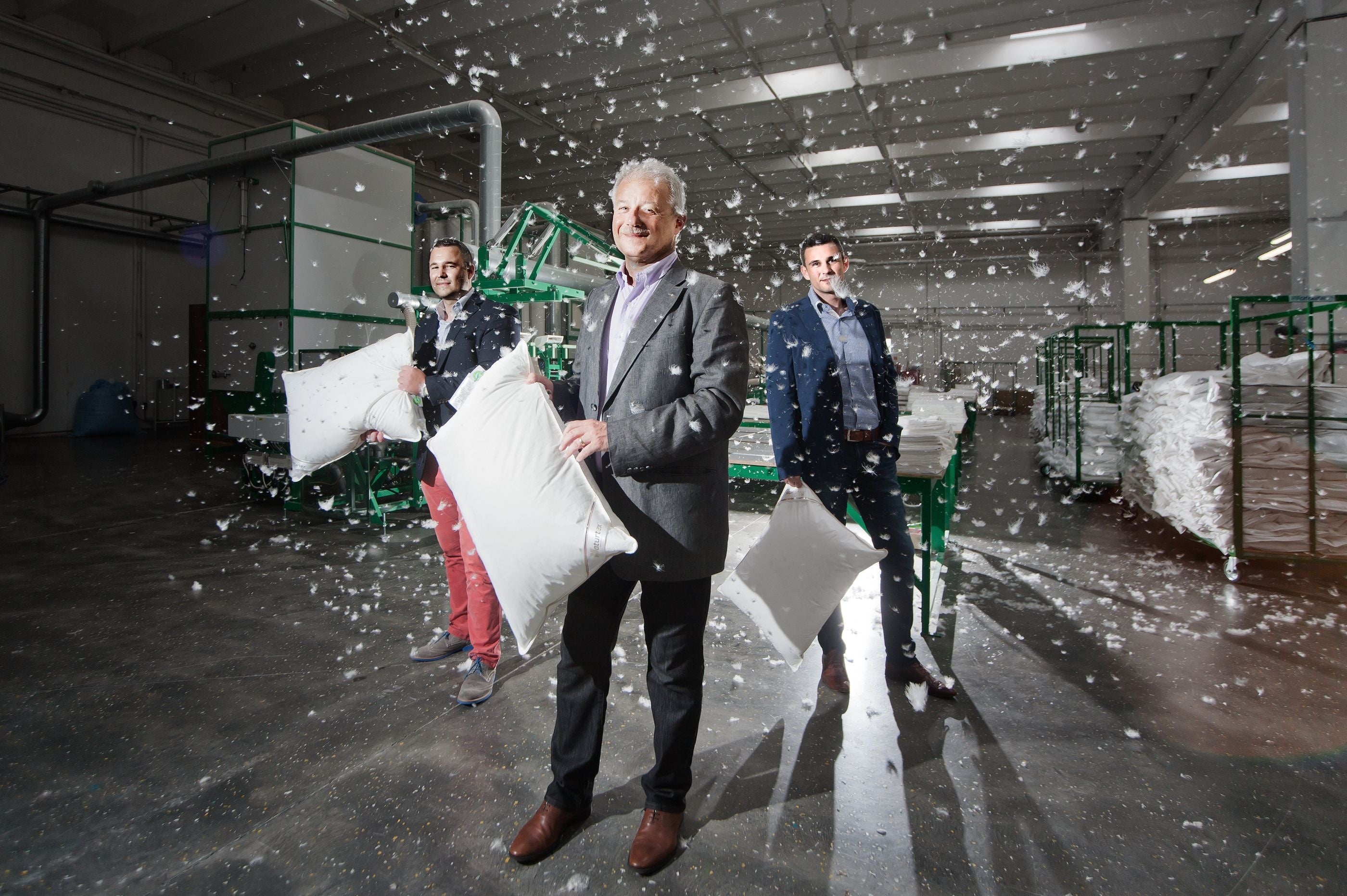 所有者の3名： Dr. Gellért Ákos (中央), Gellért Ákos (右), Gellért Balázs (左)