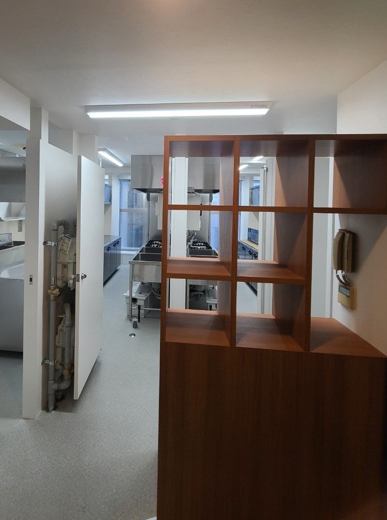 クラウゴーストレストラン　受け渡しカウンター