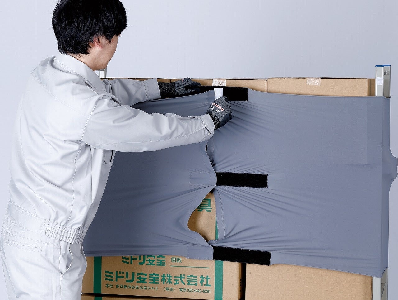 上下を整えて締め具合を調節する