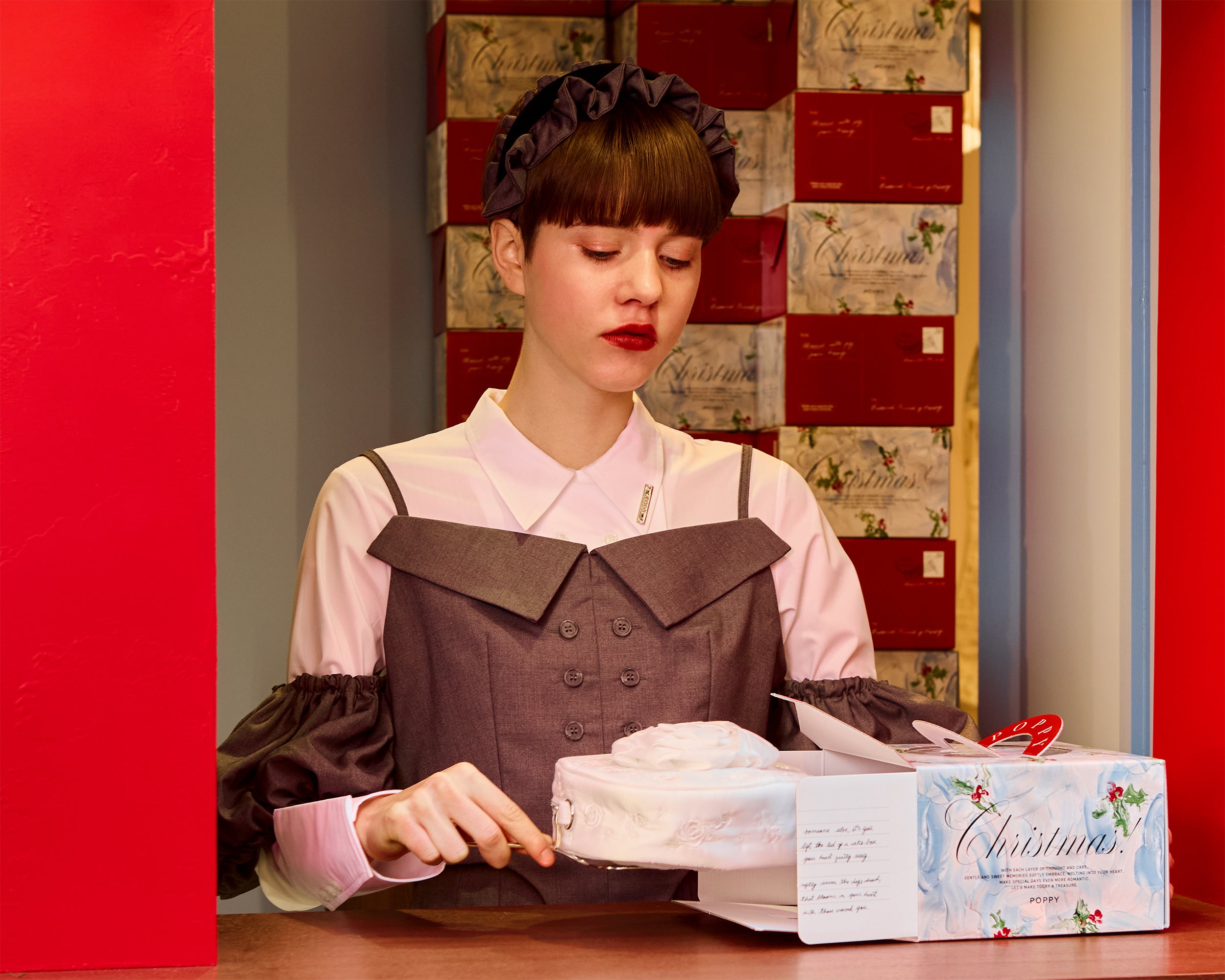 POPPY】SNS総視聴数2,380万回超“クリスマスケーキバッグ''で話題を呼ん