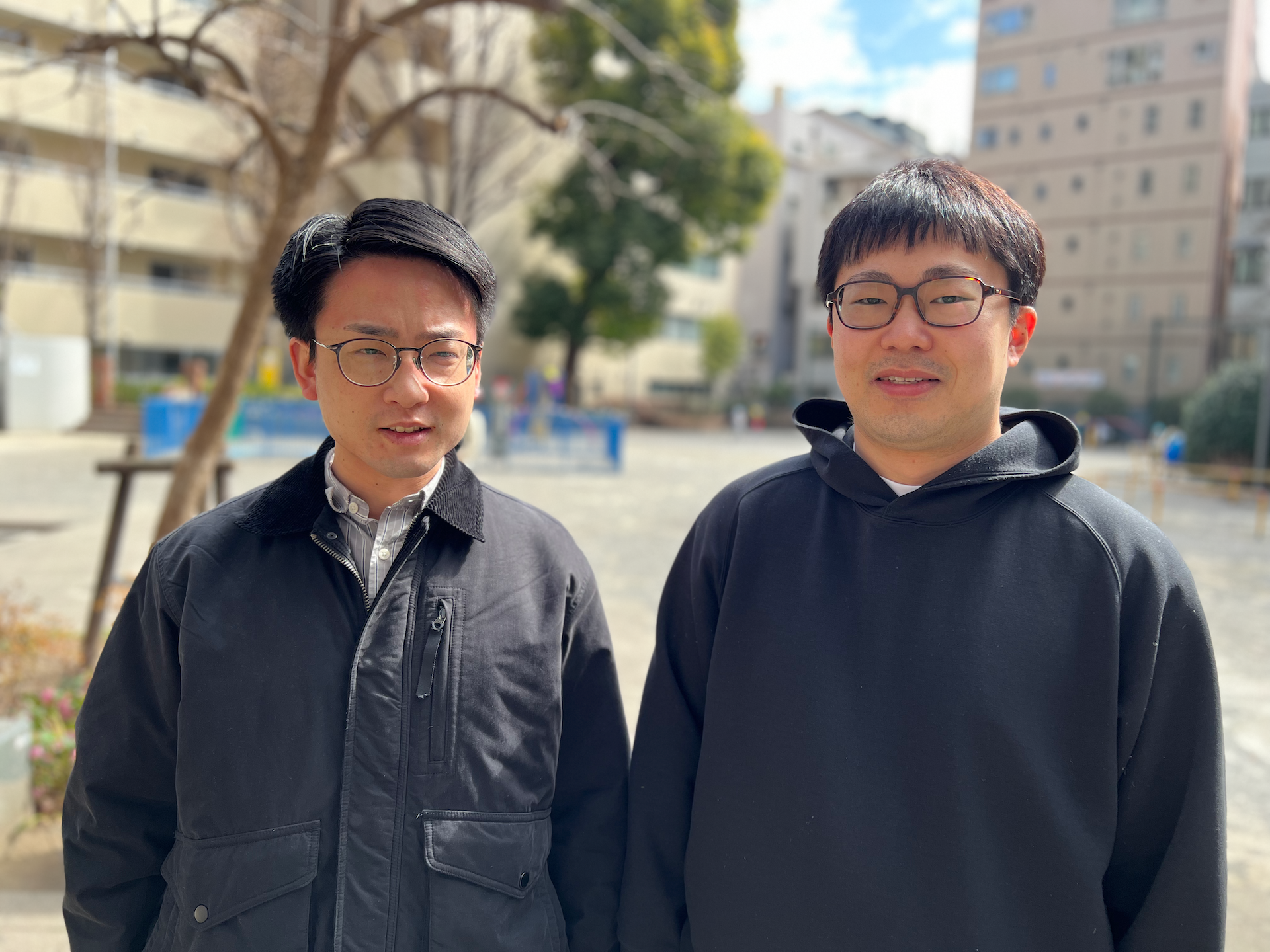  左から開発者の山下と代表の佐藤