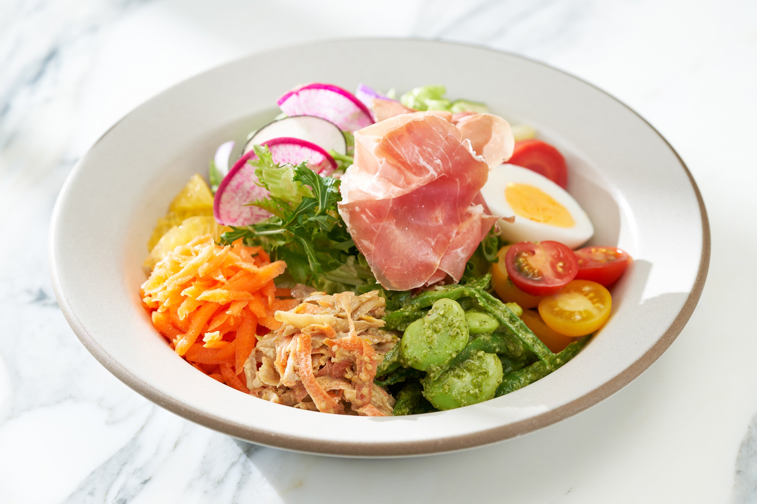 DEKサラダ 生ハム添え