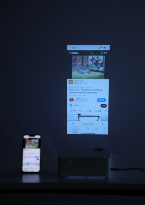アクロージョイ RV500】軽量設計で驚くほど魅力的な小型プロジェクター