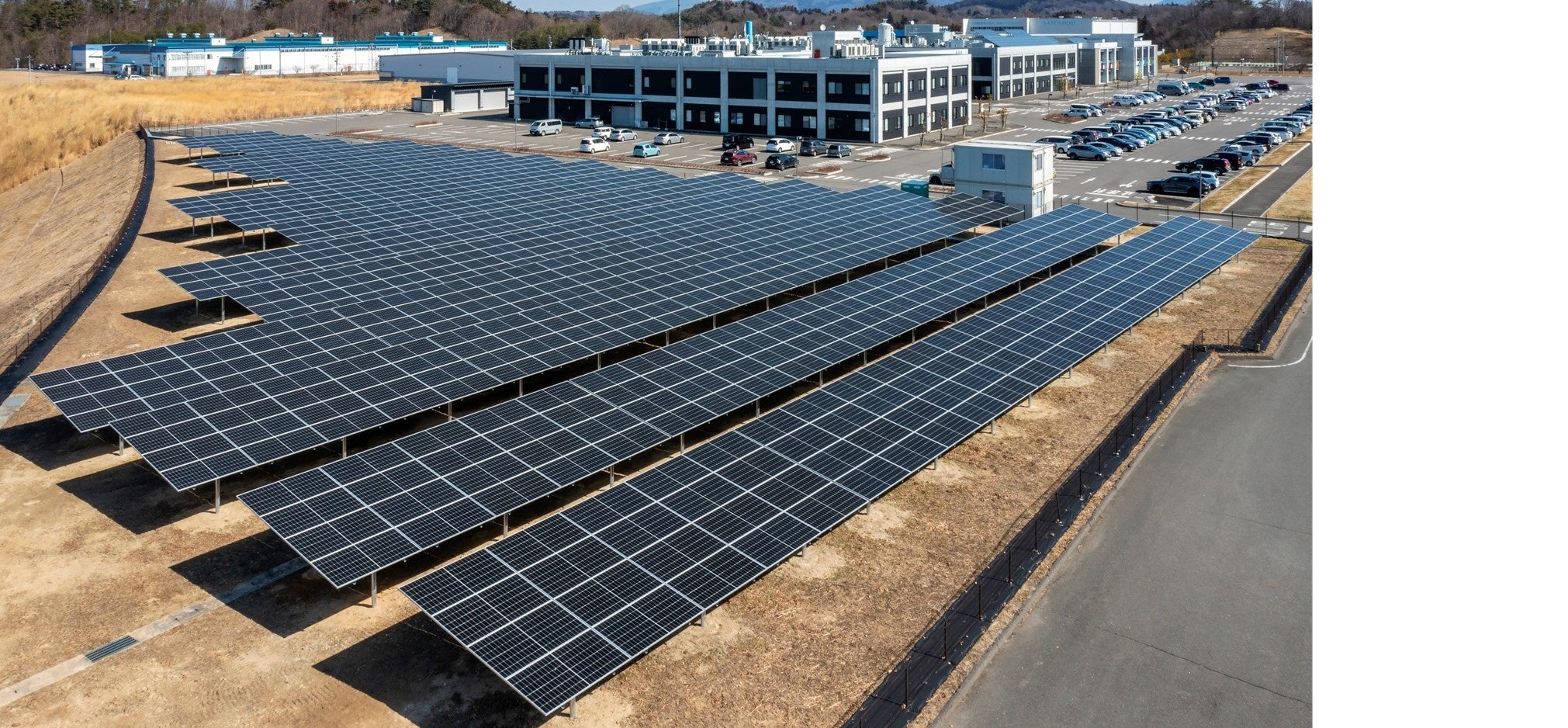 福島県環境創造センターに設置した太陽光発電所