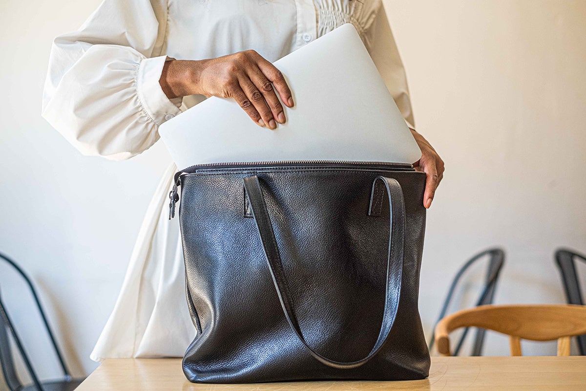 クラウドファンディング目標金額500%達成！】新時代の本革トート『NIST