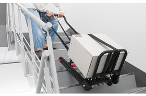 重い荷物も載せたまま階段を昇り降りができる軽量・スリムな電動台車『軽量電動階段台車45』を発売