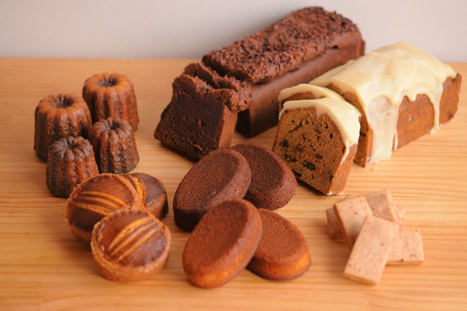 「菓子壱」ではフランス王道の焼菓子を販売