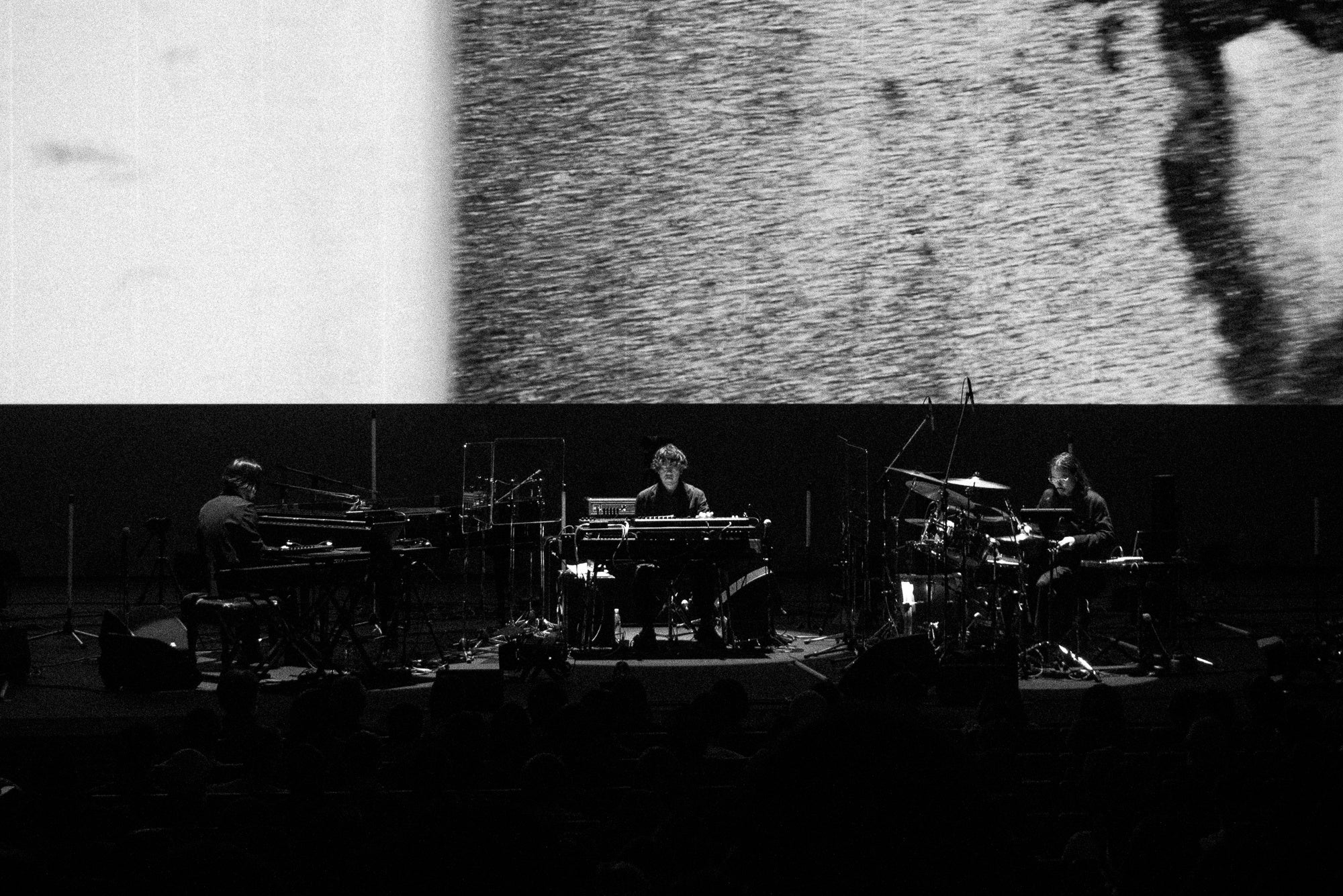 インストゥルメンタルバンド「mouse on the keys」