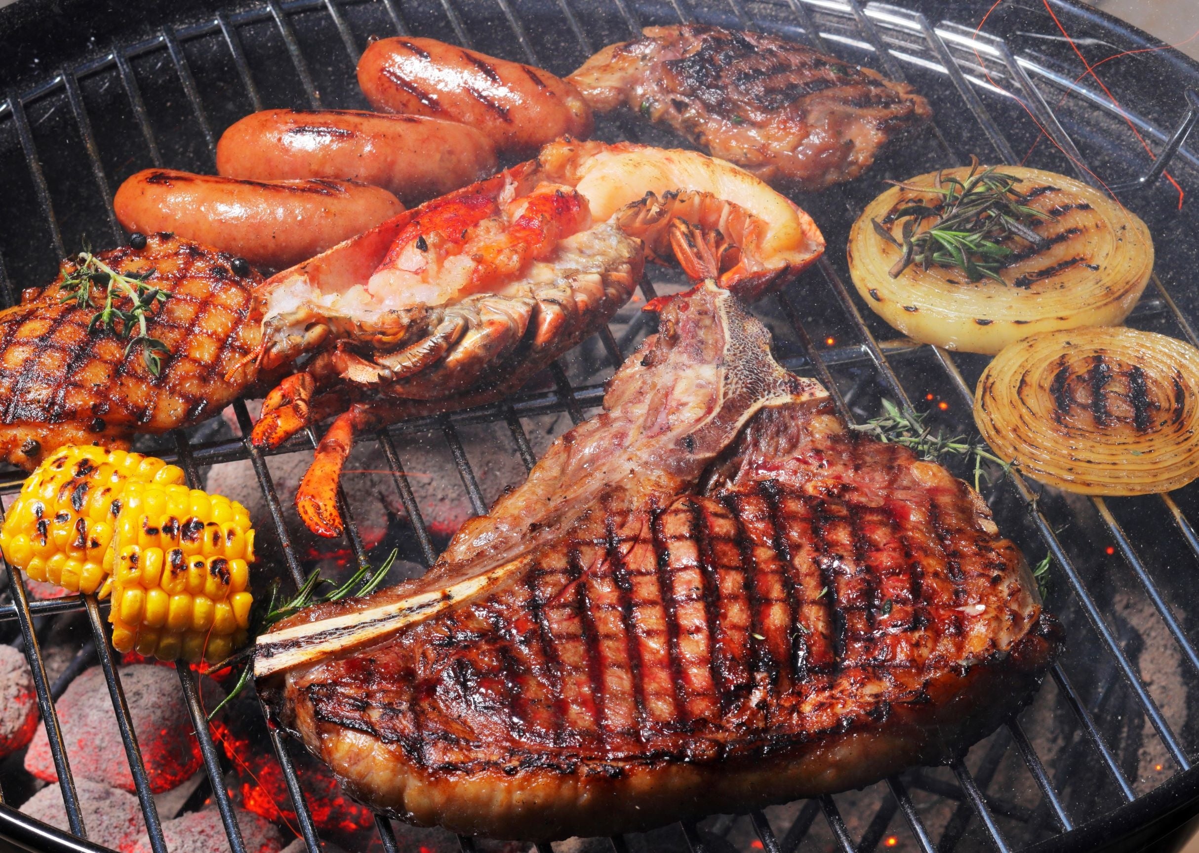 写真：プレミアムプラン「BONE STEAK&LOBSTER BBQ」