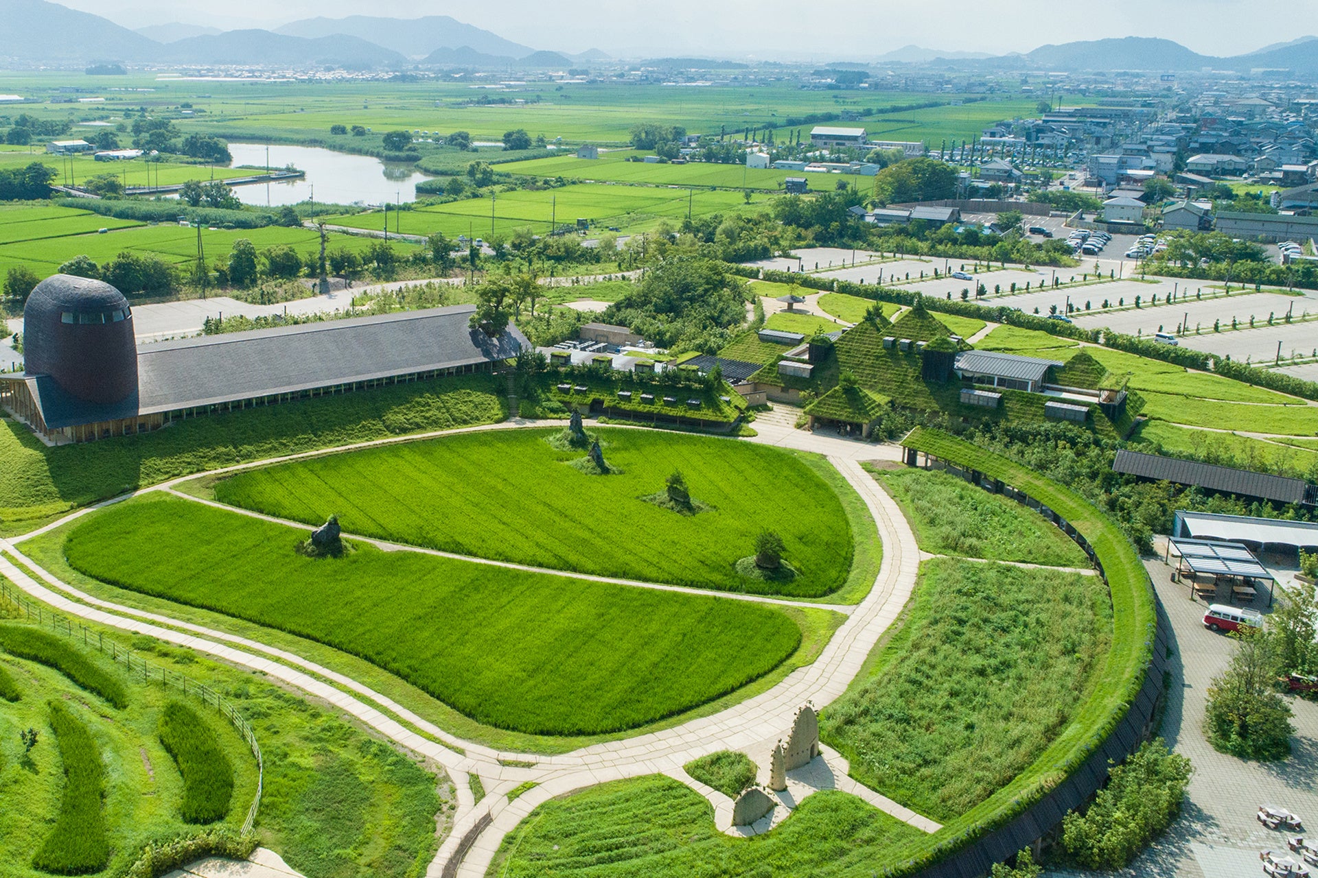 フラッグシップ店「ラ コリーナ近江八幡」