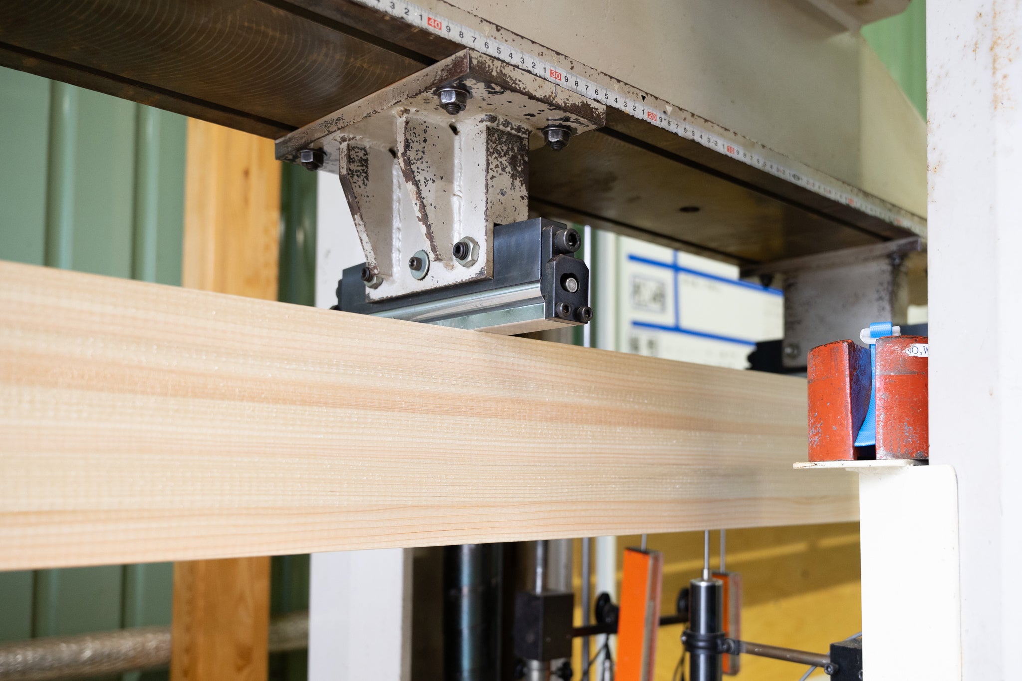 浸せき試験や煮沸試験、曲げ試験等により、高い強度も証明されています。