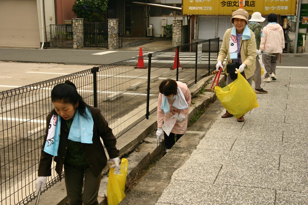 2011年度大賞：中国新聞 西条販売所　地域の社交場『小泉サロン』