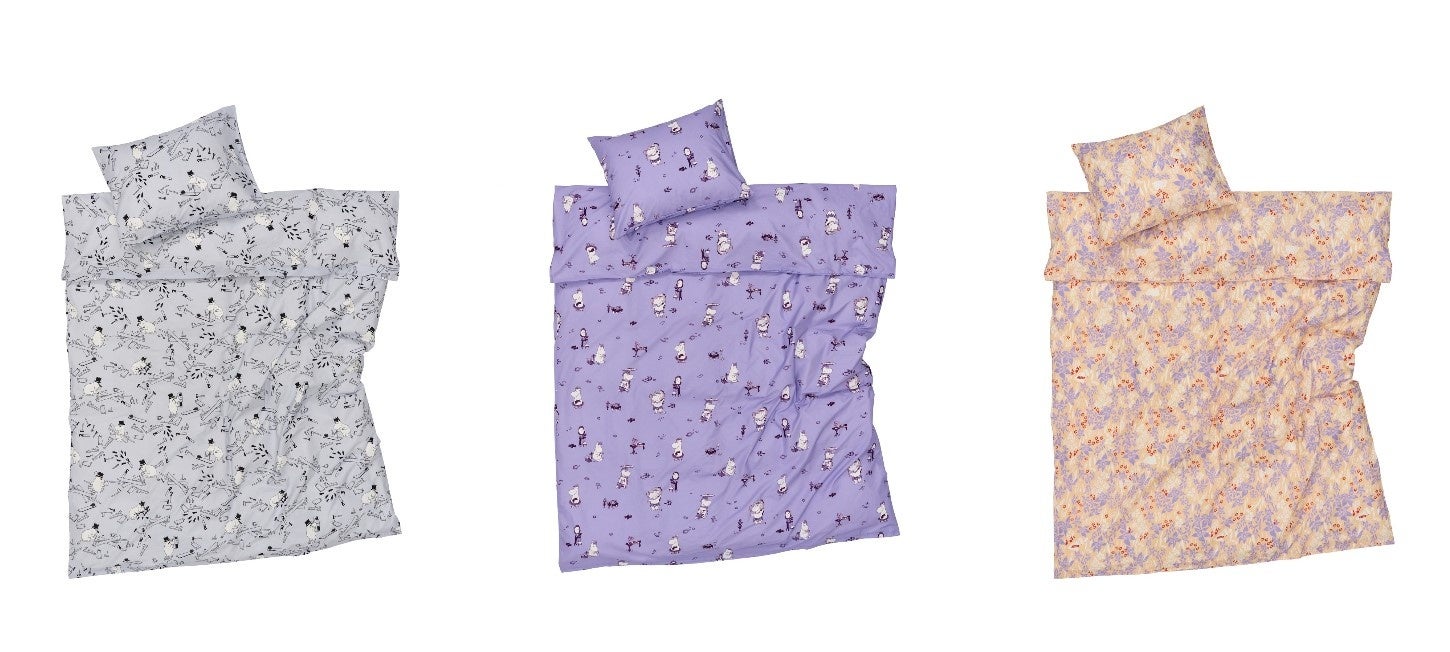 左からムーミンパパ、スノークのおじょうさん、ヘムレンさん