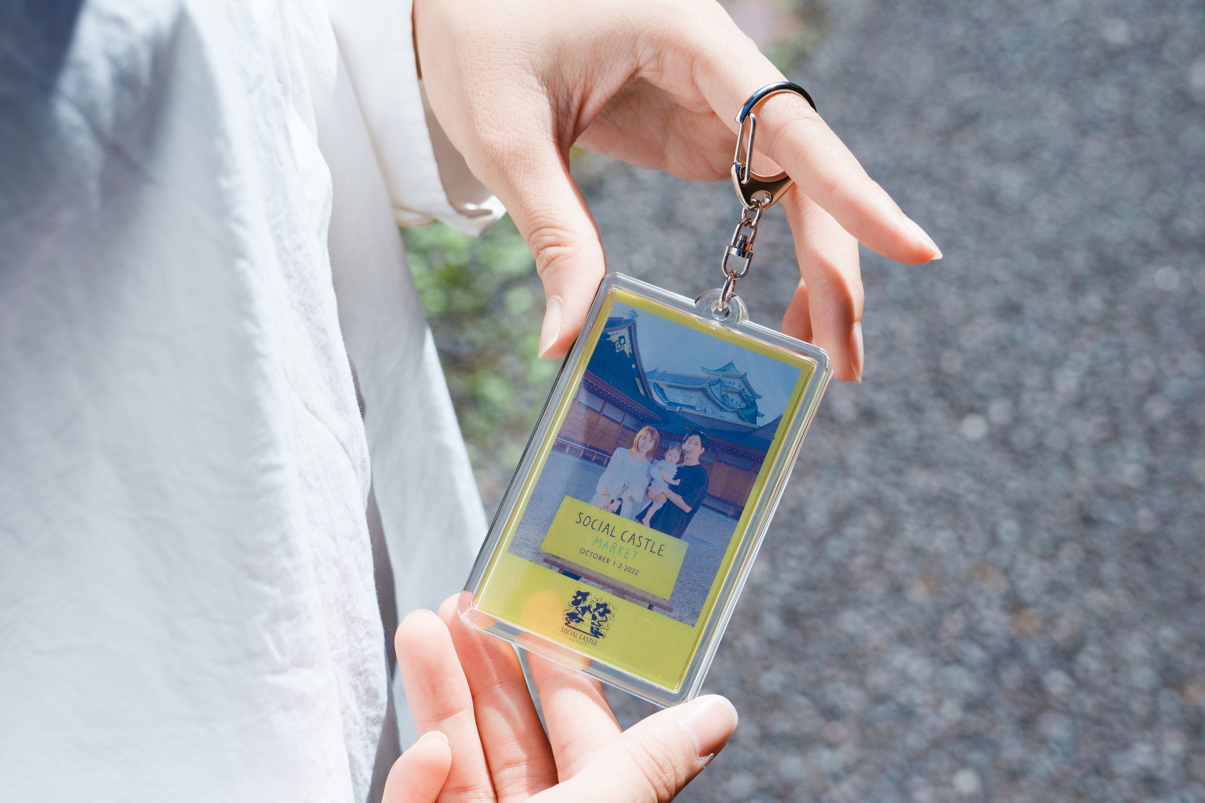 写真やイラストから透明のトレカを1枚からつくれる「PDAY TORECA