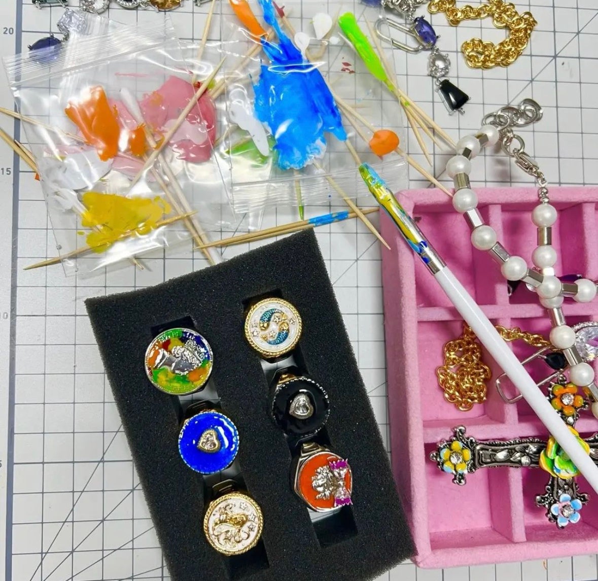 イミテーションアクセサリー 大容量　まとめ売り 約2.2kg AU011-282mm軽量化アクセサリープレート 取付ネジ付属