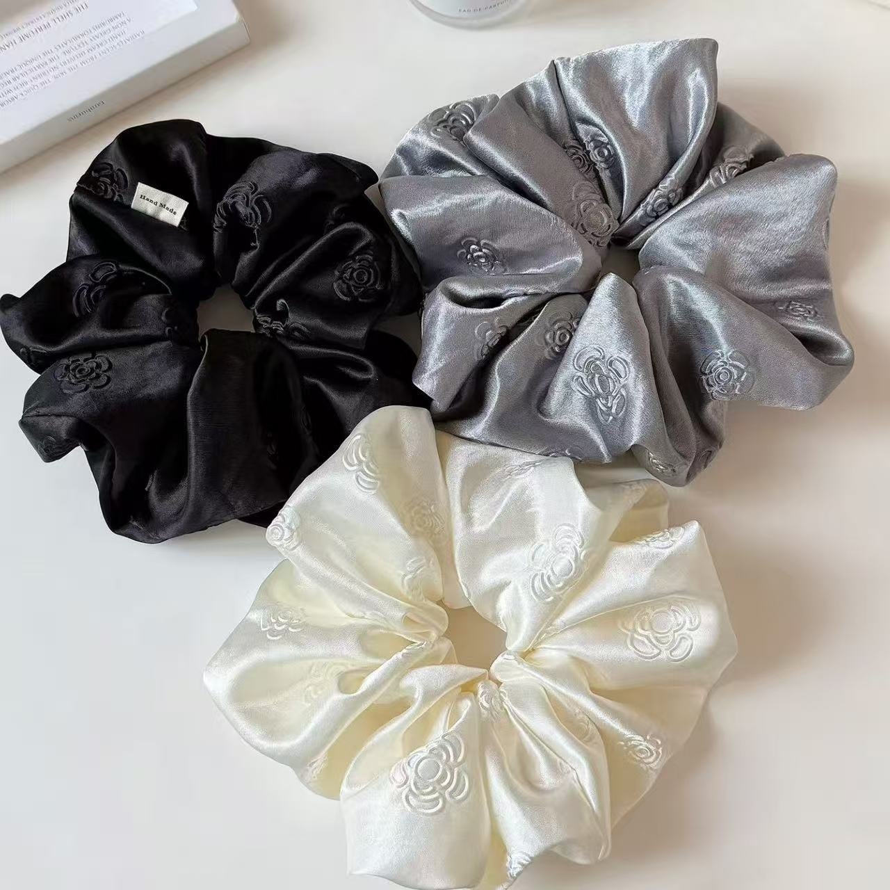 ヘアバンド ヘアクリップ ヘアピン シュシュ 2025年冬新作11月26日より