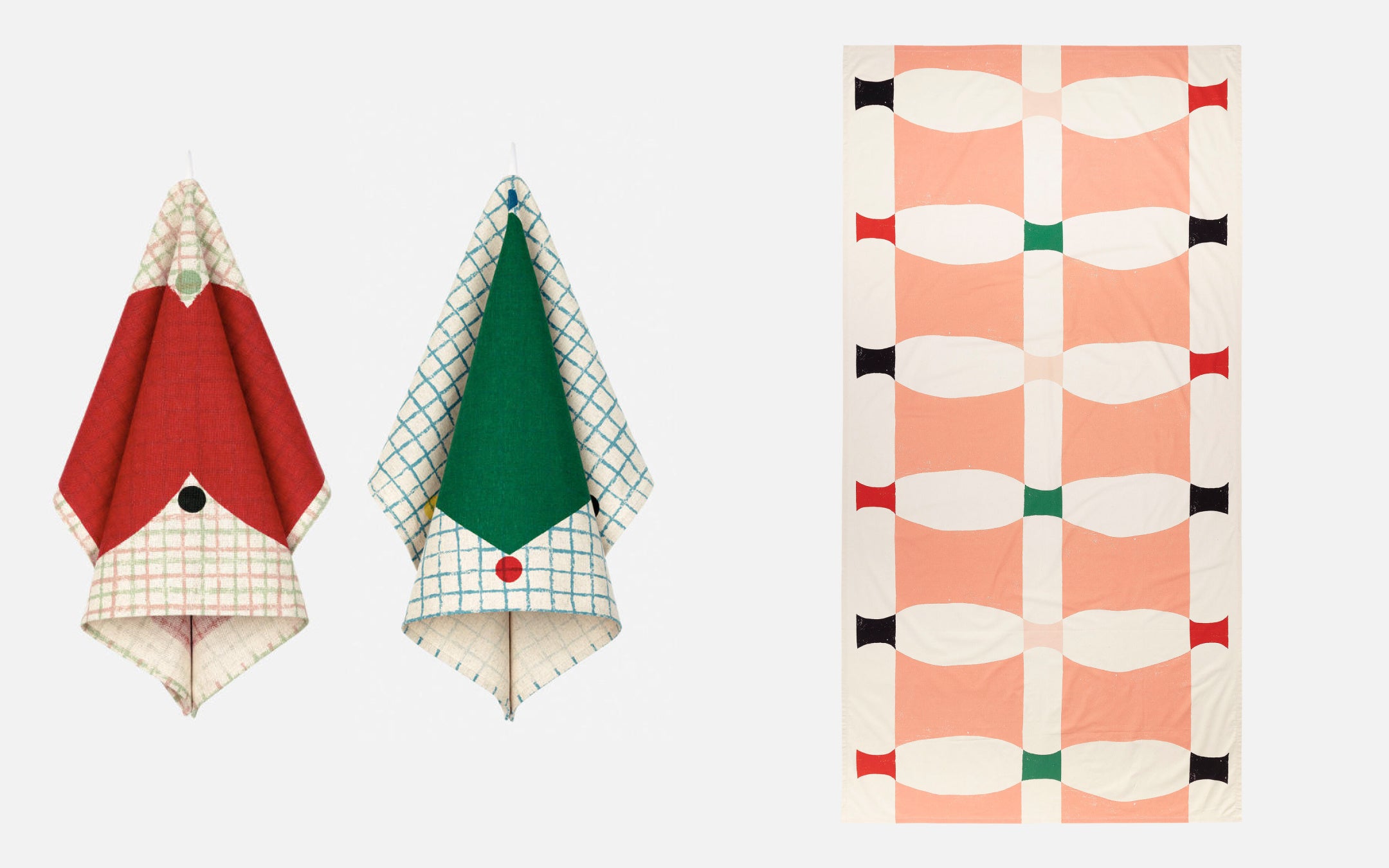 （右) Atalaya テーブルクロス ¥31,900 （左）Kalendi・Losange キッチンタオルセット ¥7,150