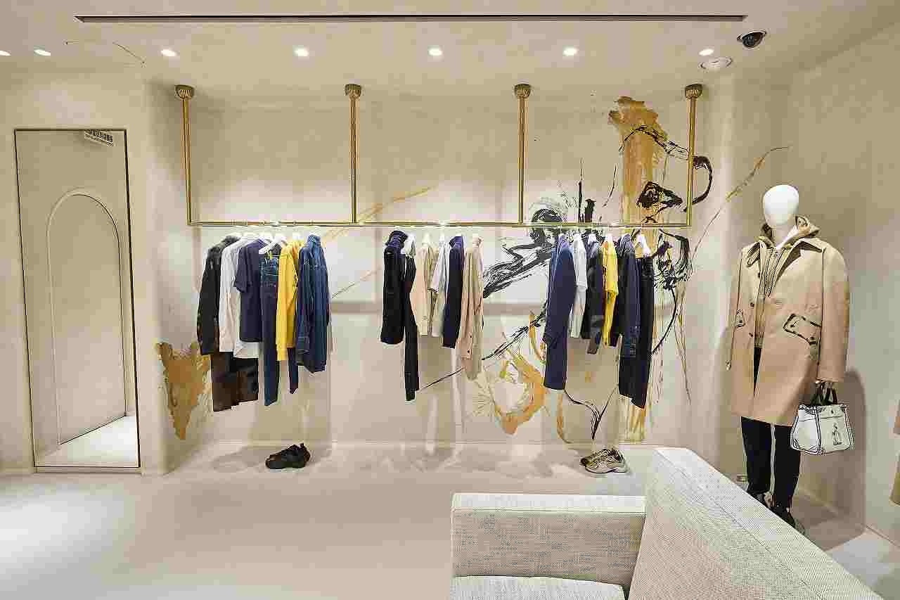 LANVIN GINZA STORE 3F ／ VIP Room （オープン～12月4日の期間はメンズウェアを展開）