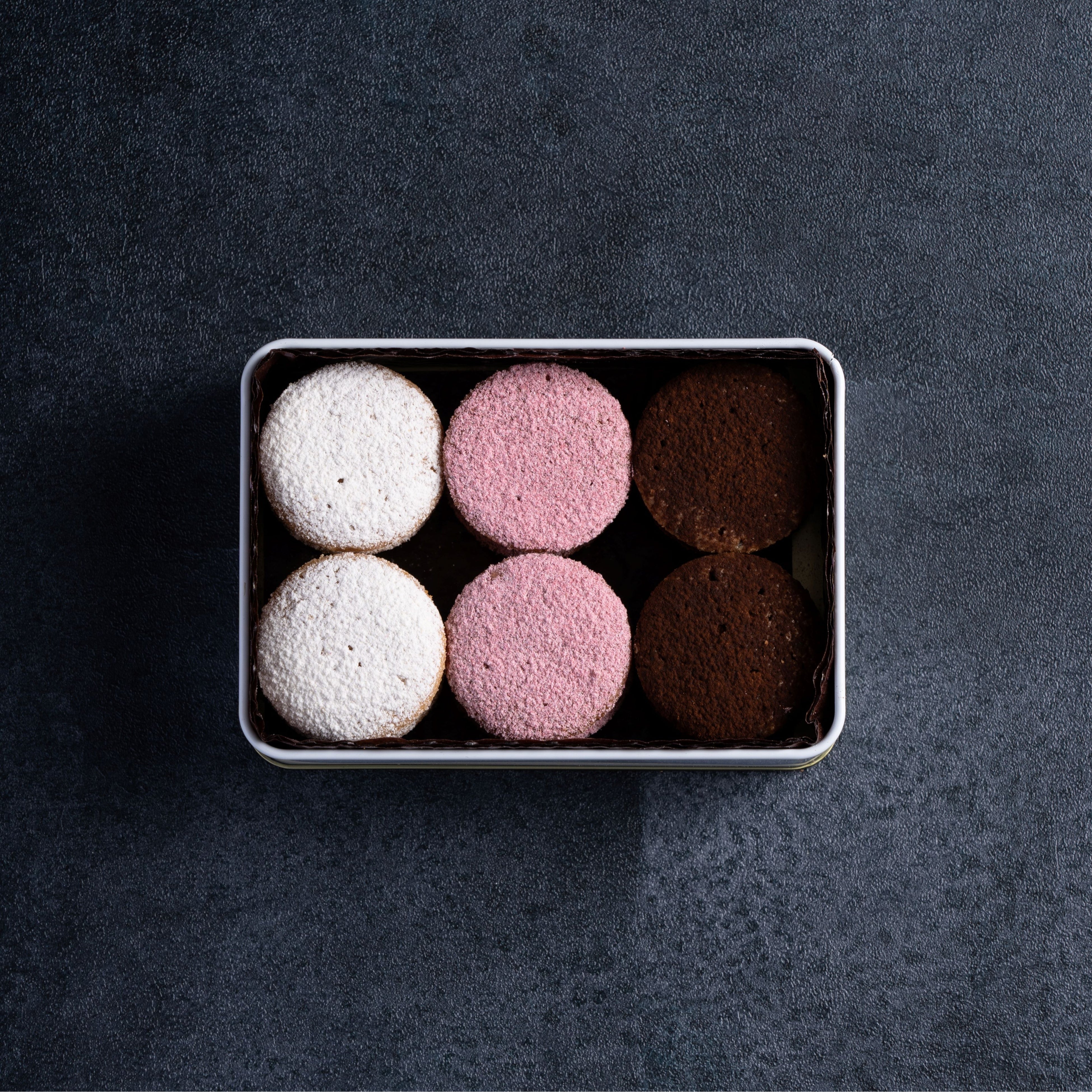 紅屋のとろけるクッキー缶