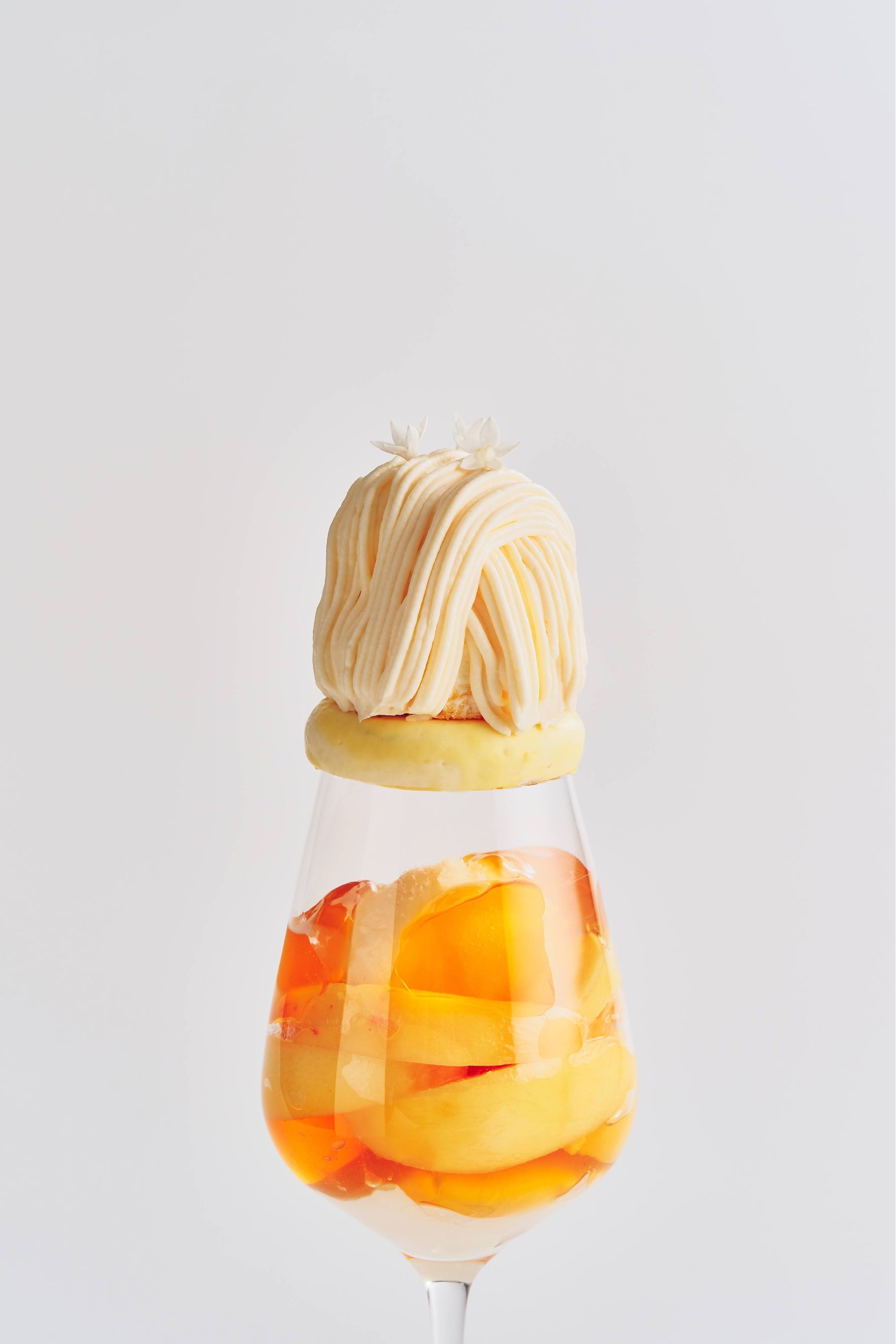 桃とジャスミンのパフェ