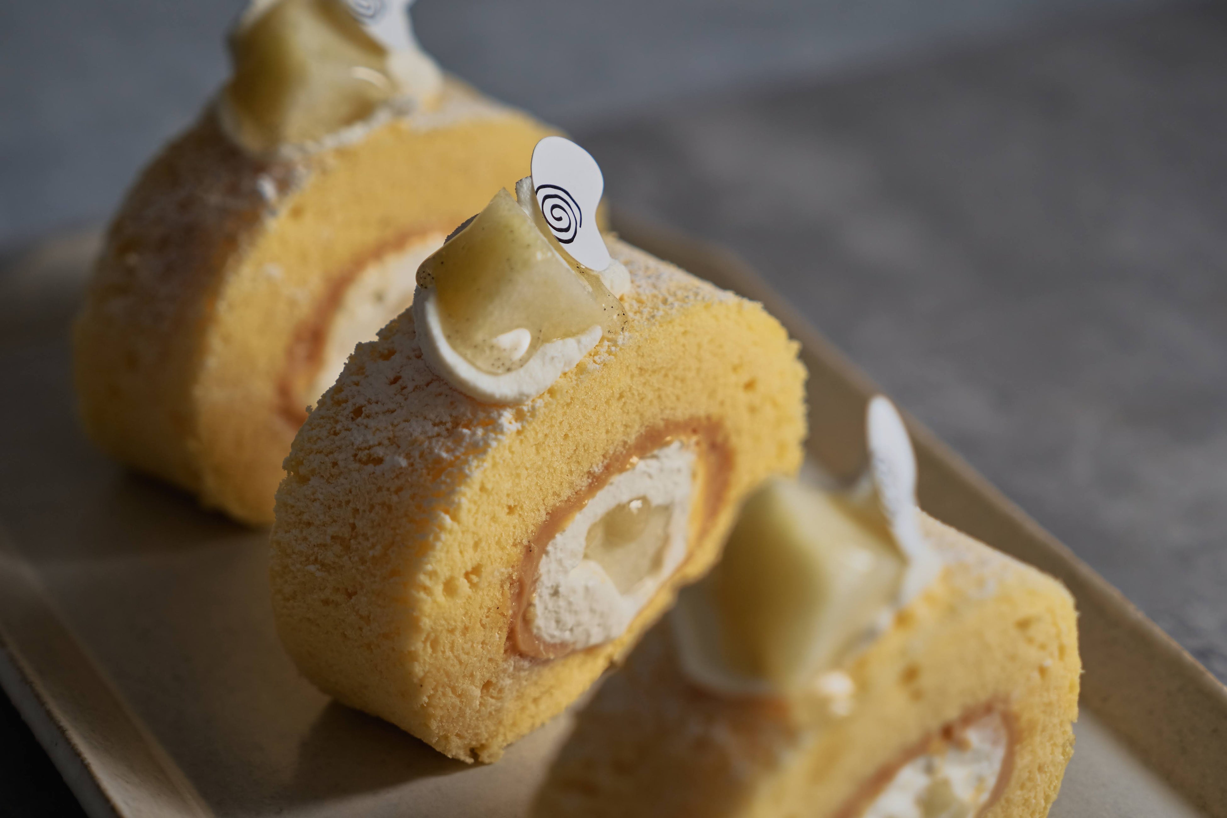 洋梨とキャラメルのロール