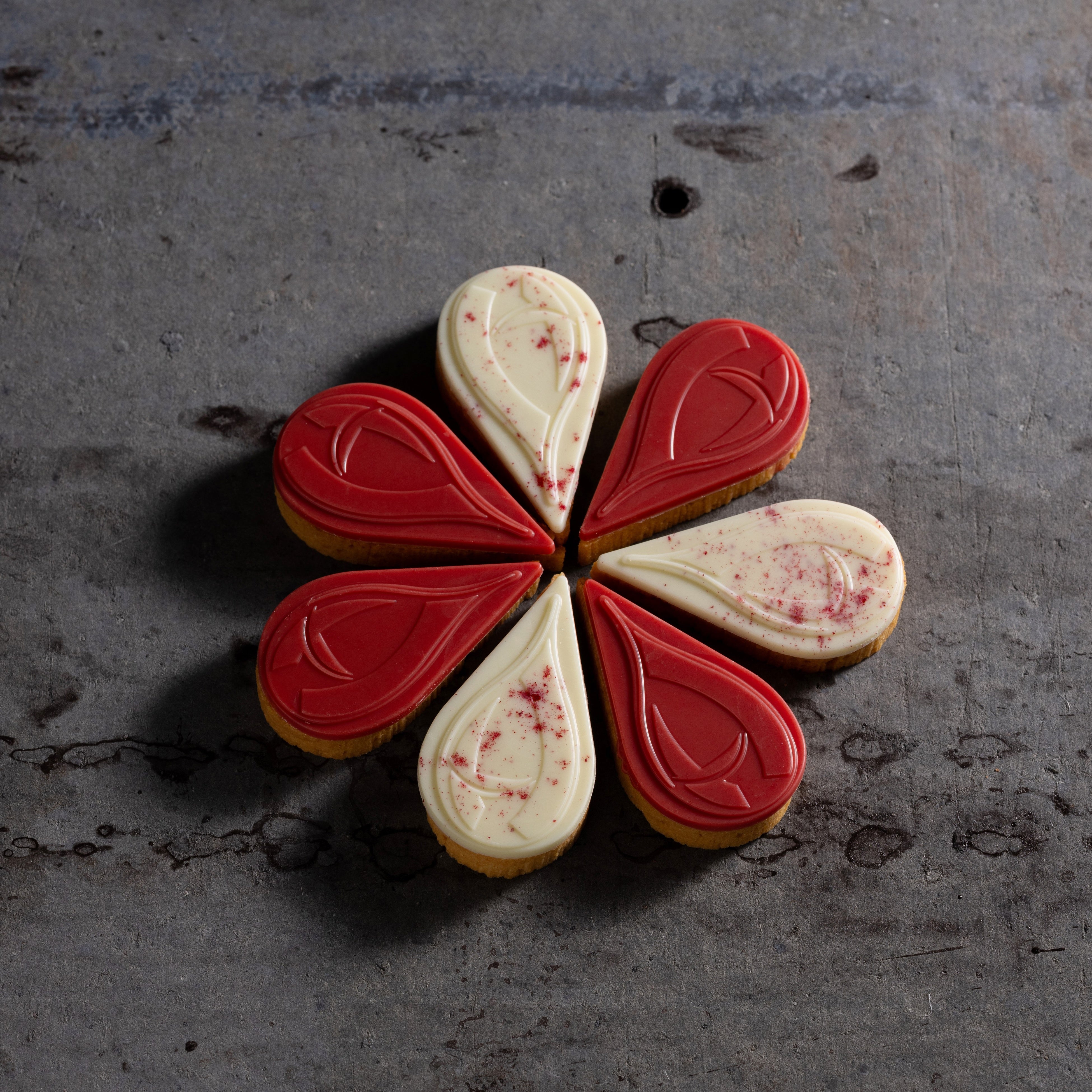 その他 chocolat IKEA イケア ヘーゼルナッツ入りミルクチョコレート m20293926 CHOKLAD