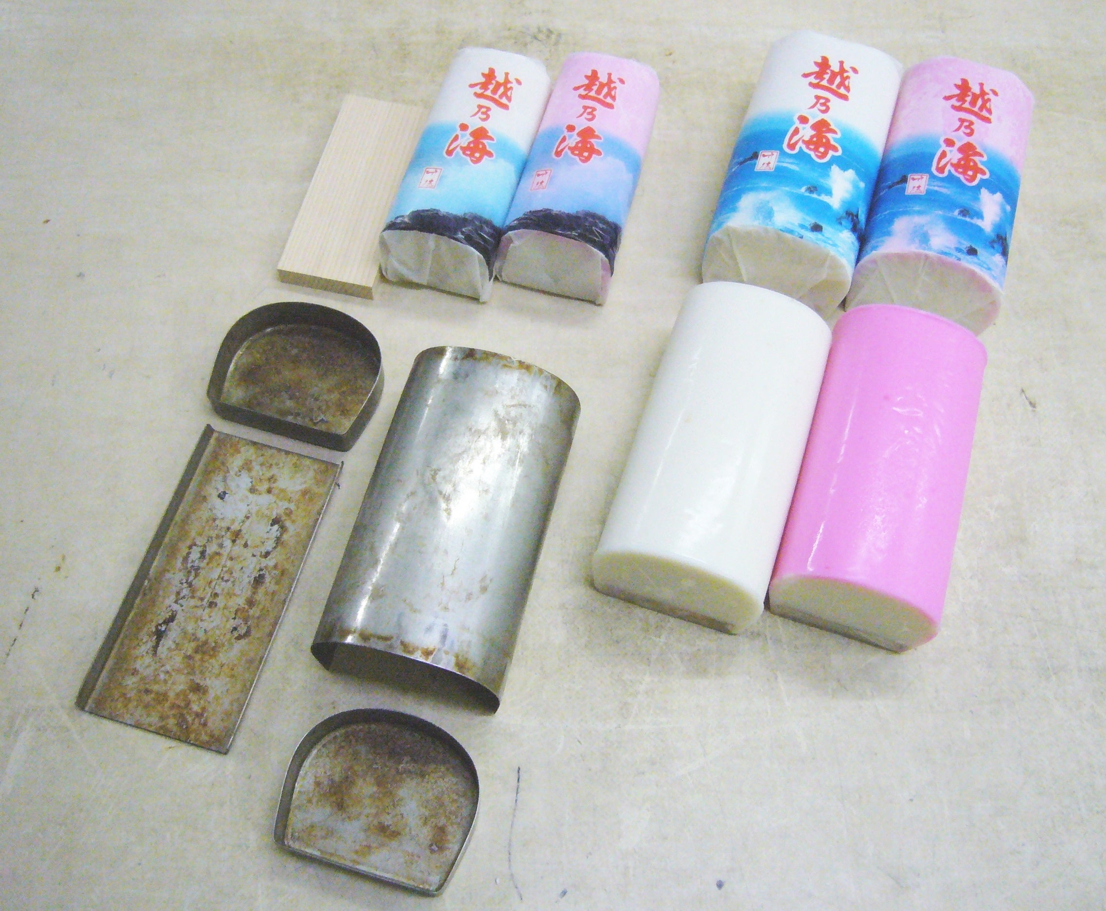 リテーナ（金型）とリテーナ成型蒲鉾