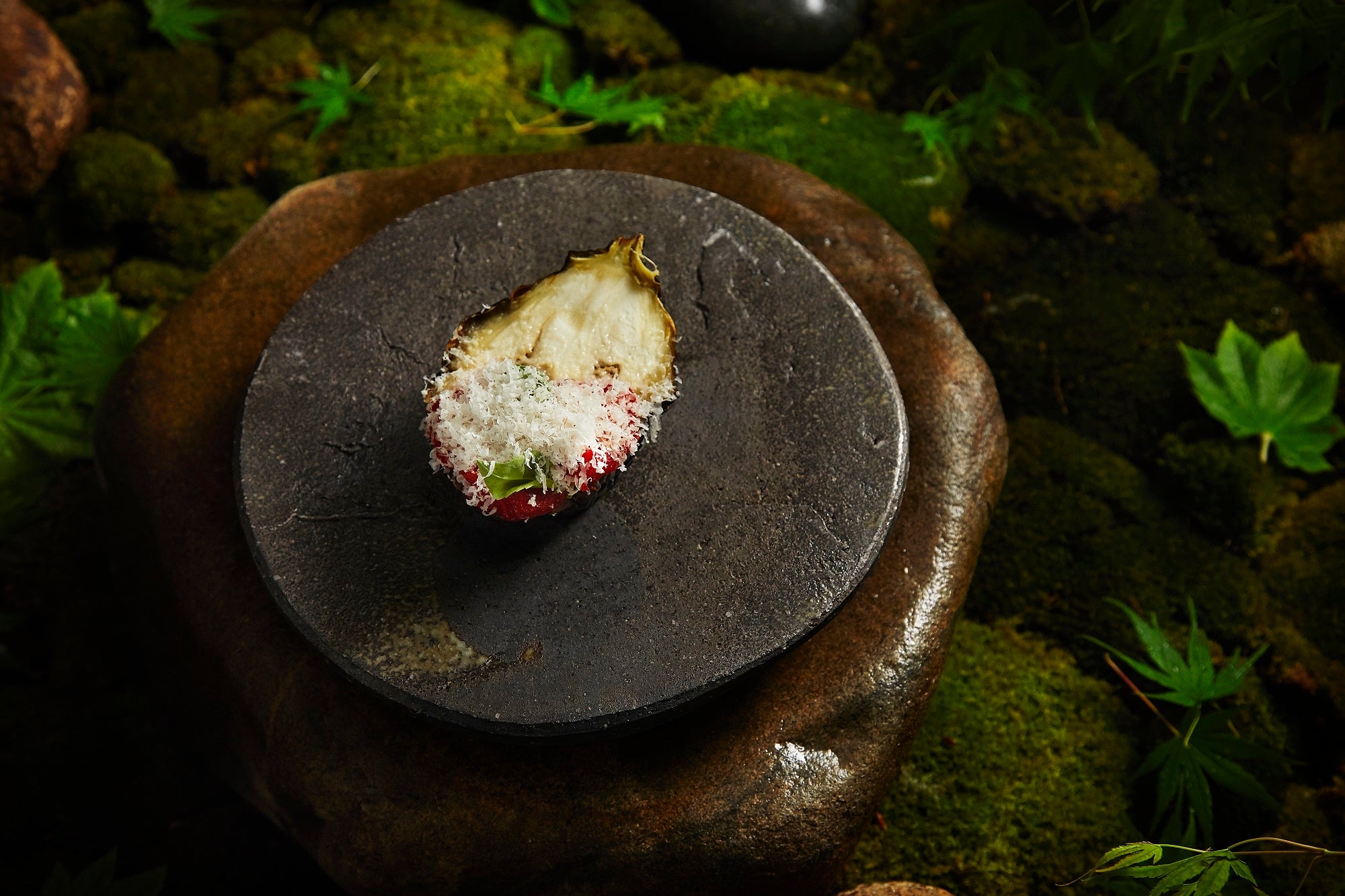 七十二候「菖蒲華（あやめはなさく）」をテーマとした一皿