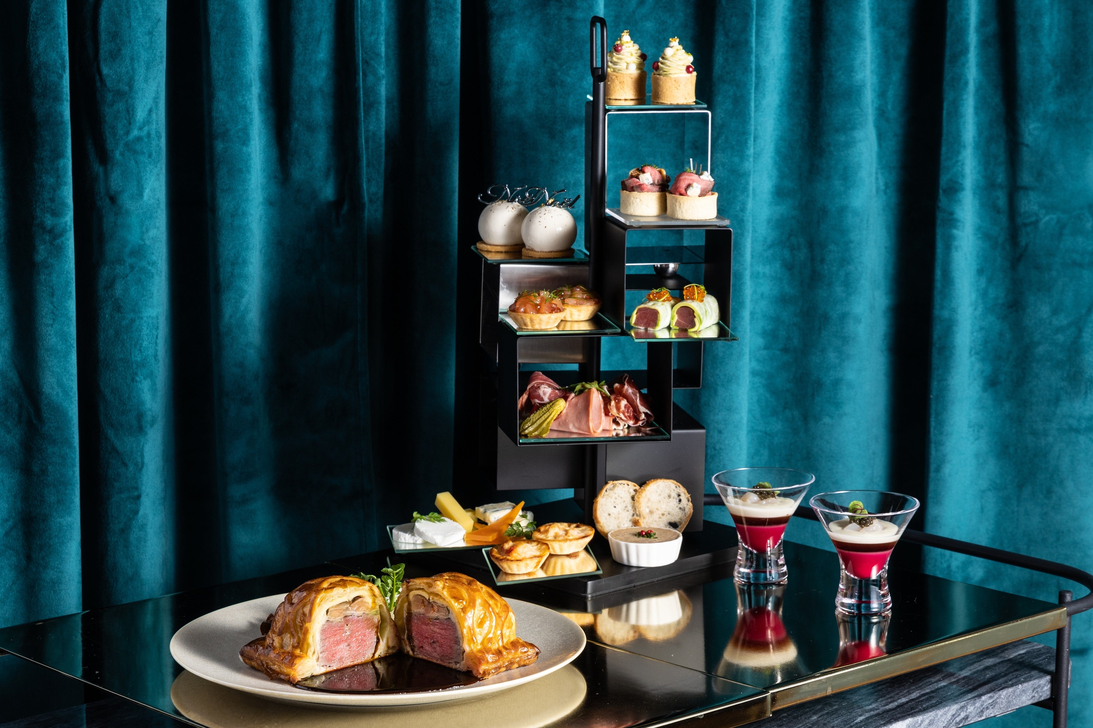 LIVING ROOM「XMAS BLACK BOX -You made the List-」（イメージ）