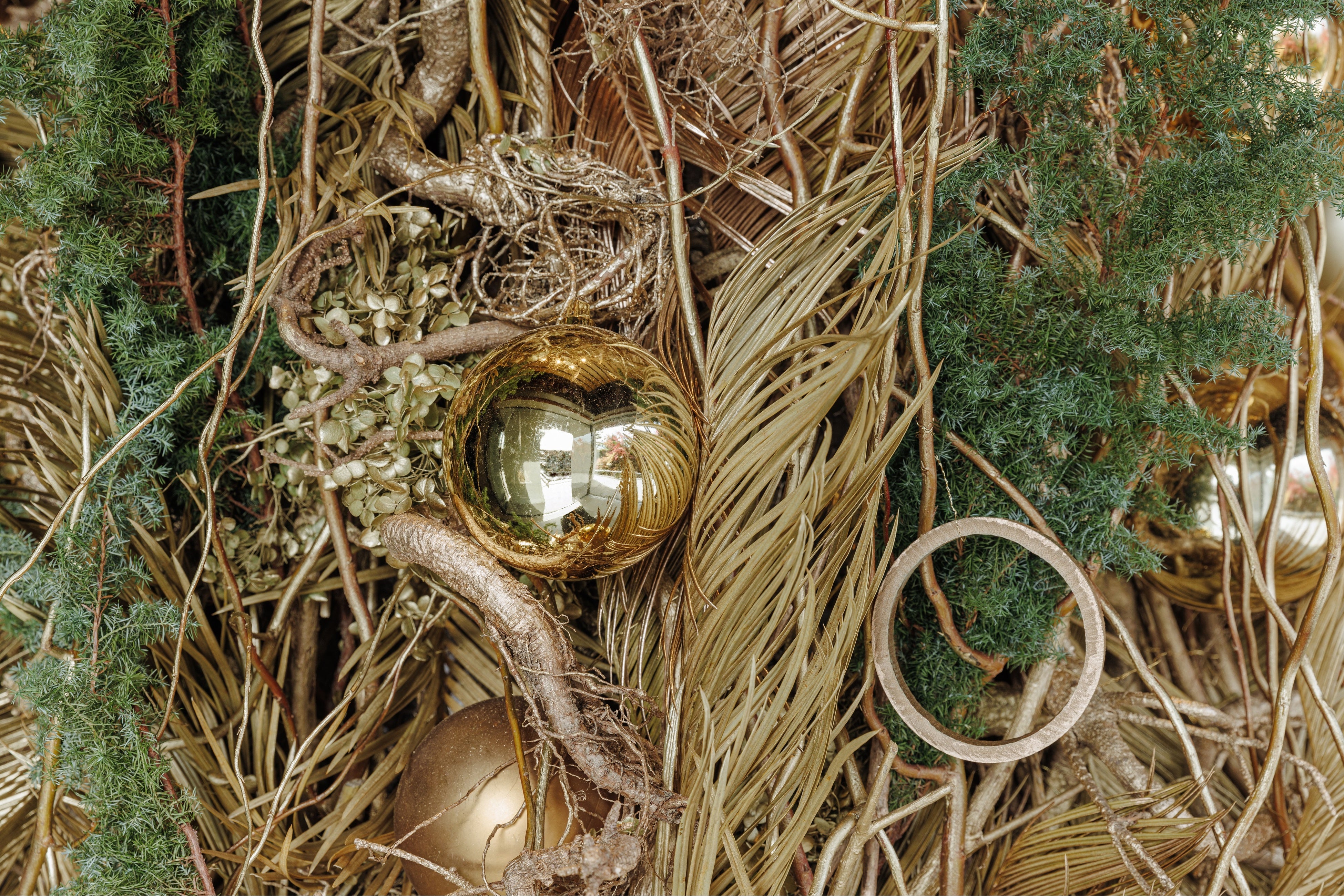 昨年に引き続き、館内の装飾に使用した枝葉を再利用