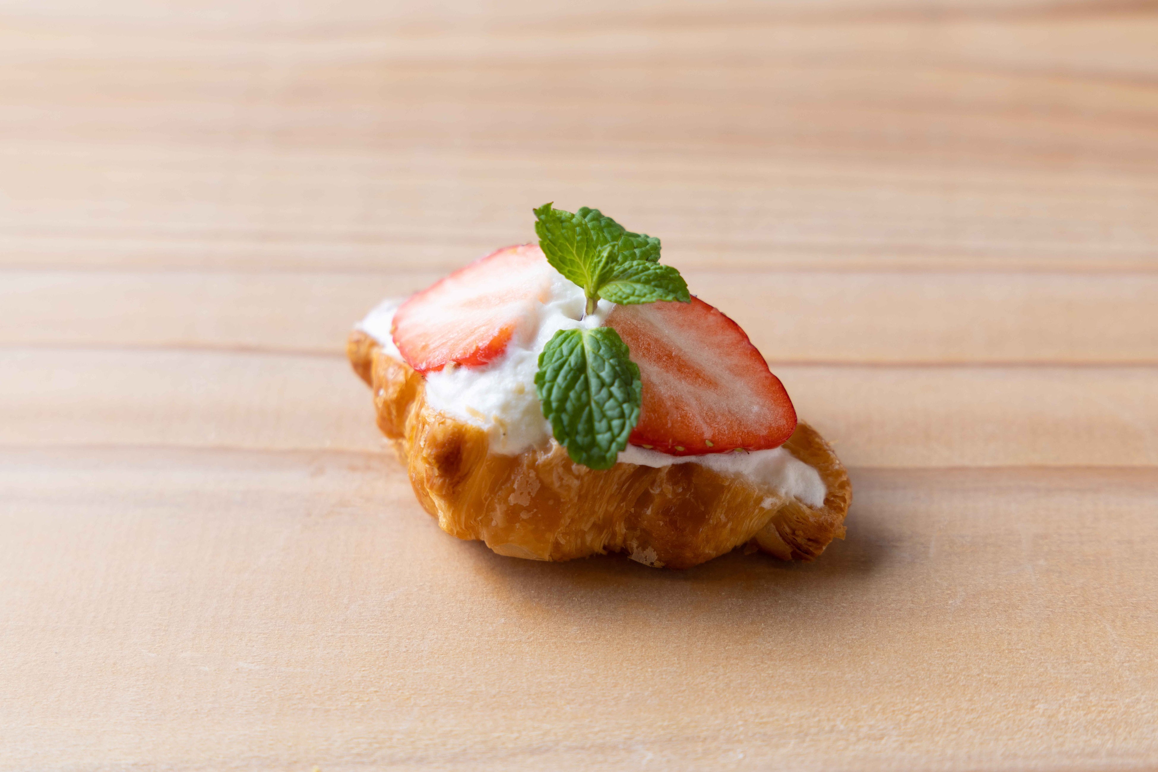 いちごとミニクロワッサンのフルーツサンドイッチ